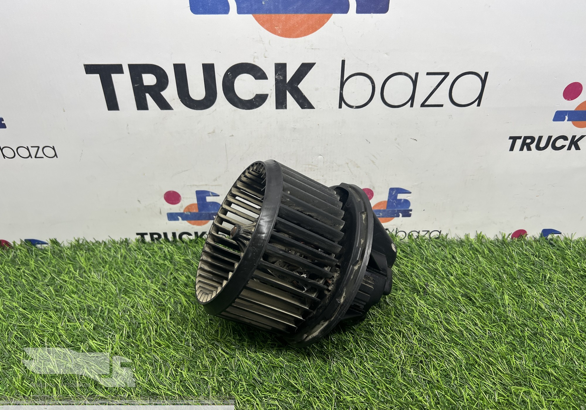 52404139 Моторчик печки для КАМАЗ 5490 (с 2013)