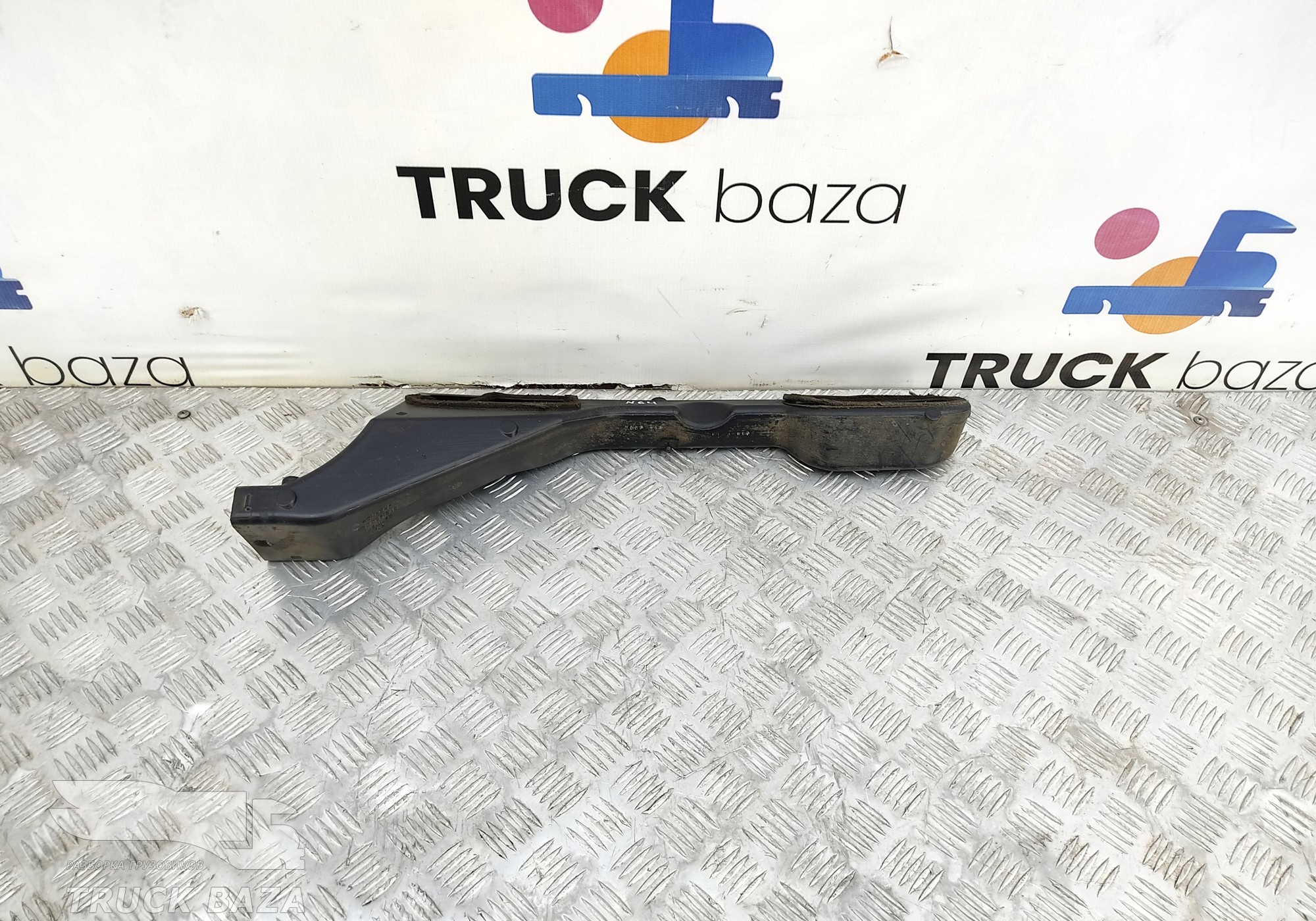 81619500411 Воздуховод отопителя