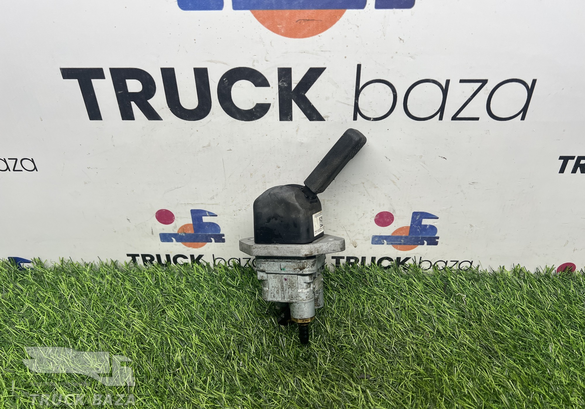 WG9000360596 Кран тормоза прицепа ручной