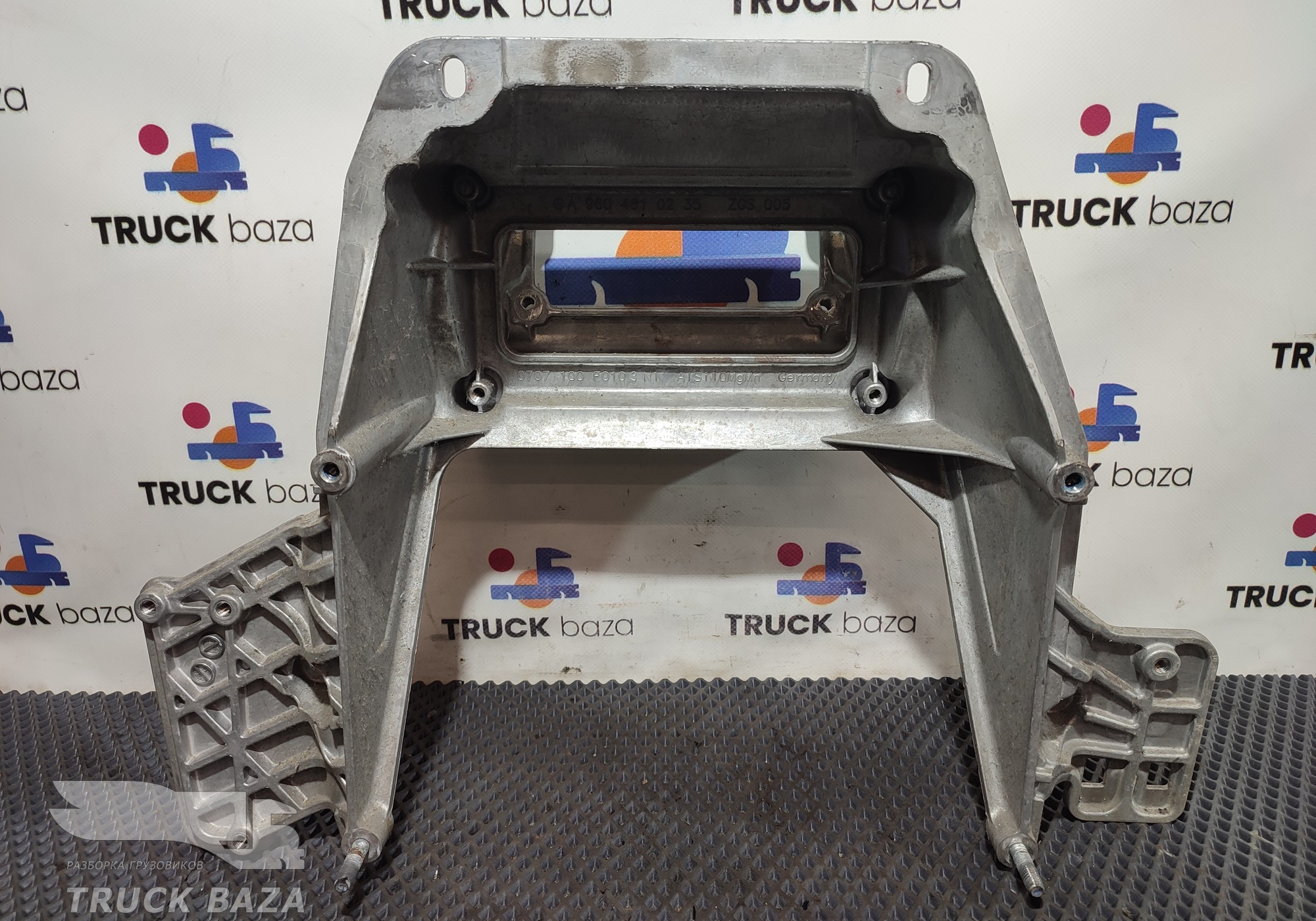 A9604620021 Кронштейн рулевой колонки