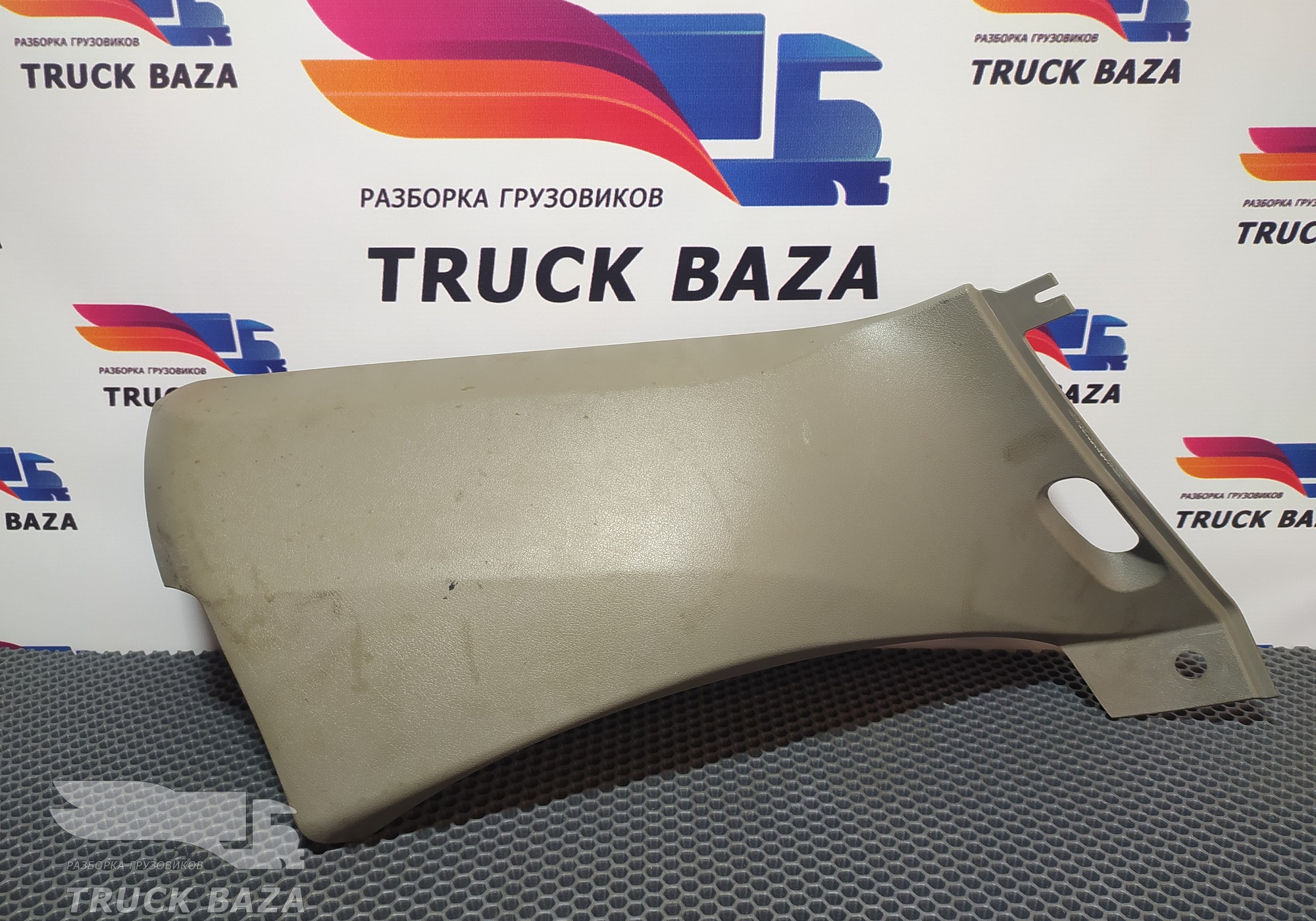 1634738 Накладка торпедо правая для Daf XF105