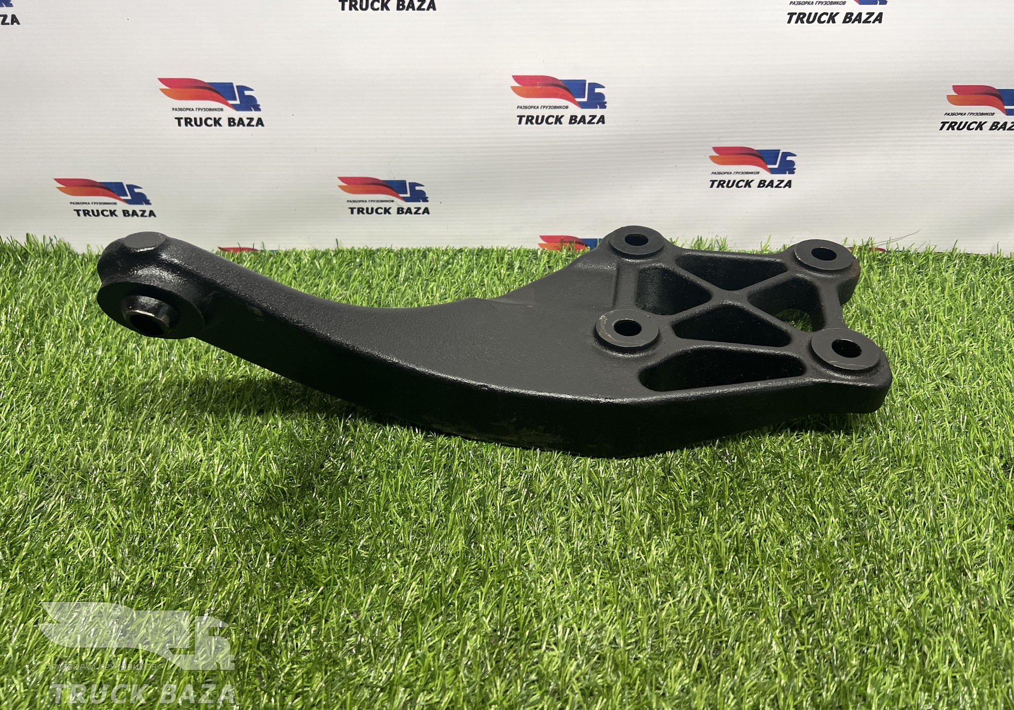 5585707 Кронштейн двигателя передний правый для DongFeng GX DFH4180