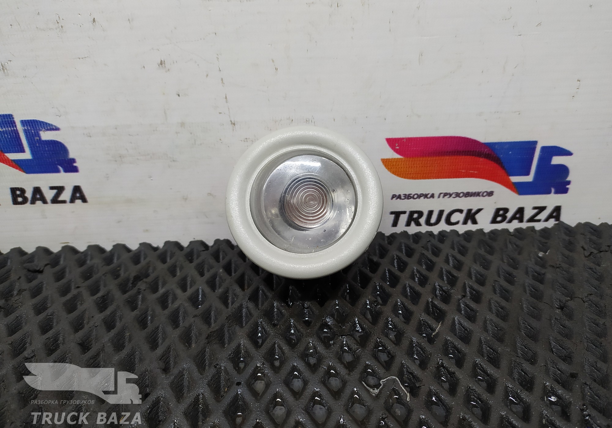 41221111 Плафон салонный для Iveco EuroCargo