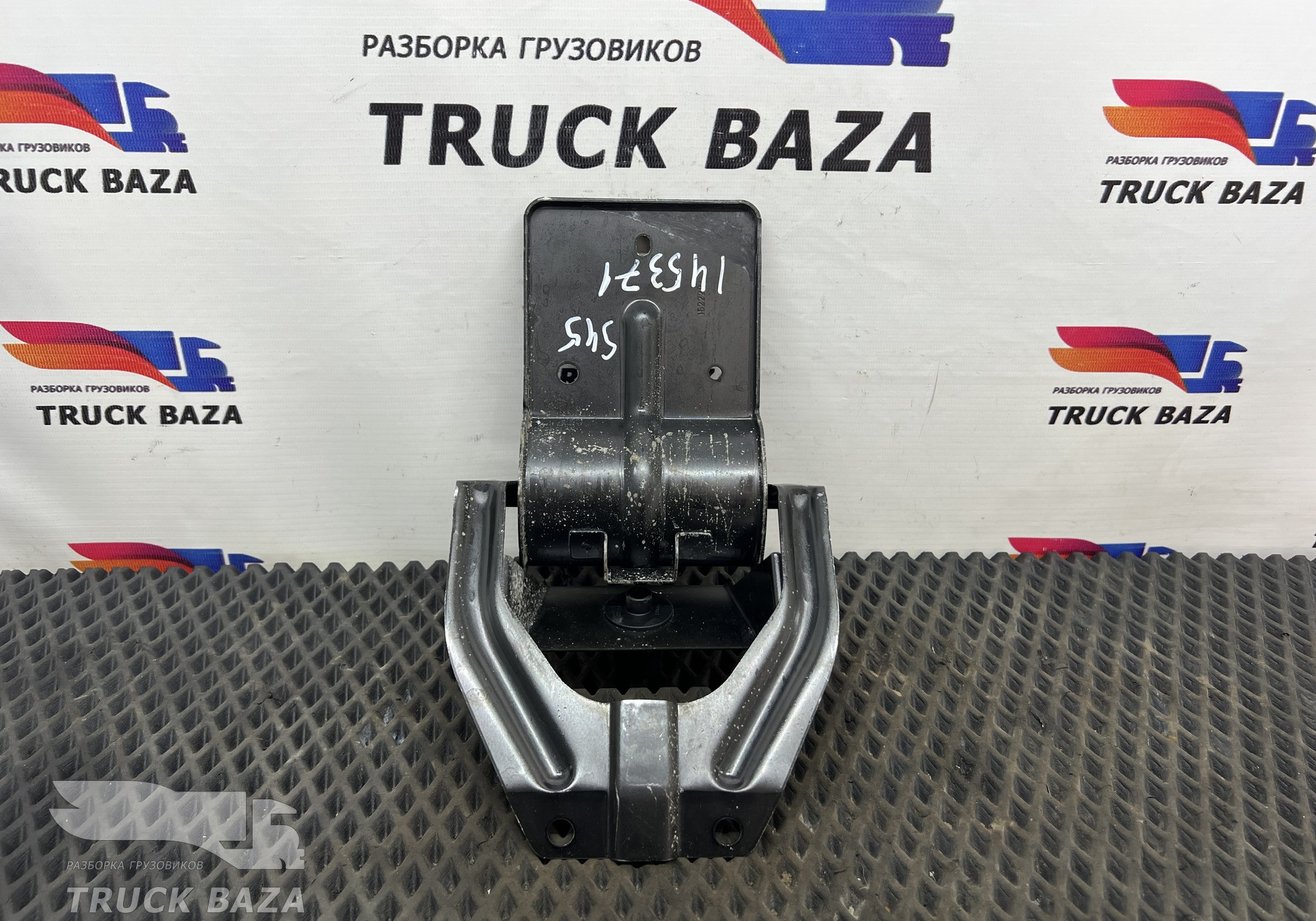 1522294 Петля инструментального ящика левая для Scania 4-series T (с 1995 по 2007)