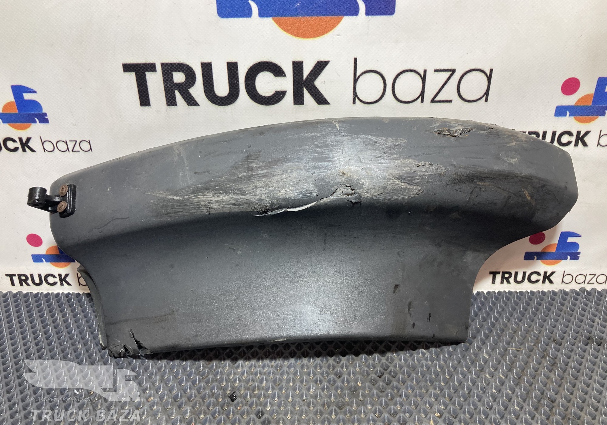 1438564 Планка над фарой правая