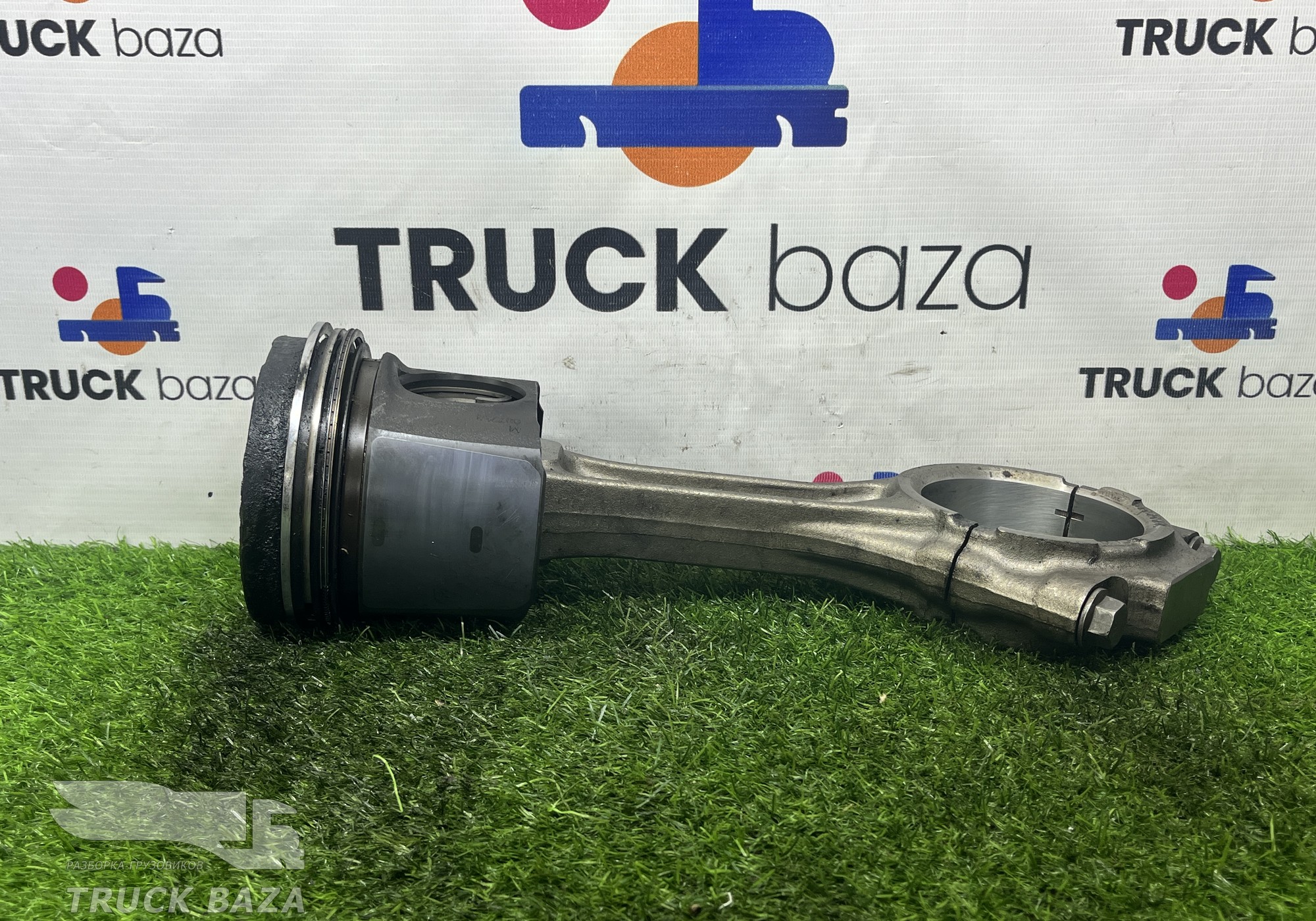 STU130135 Поршень с шатуном для Daf XF105 (с 2005)