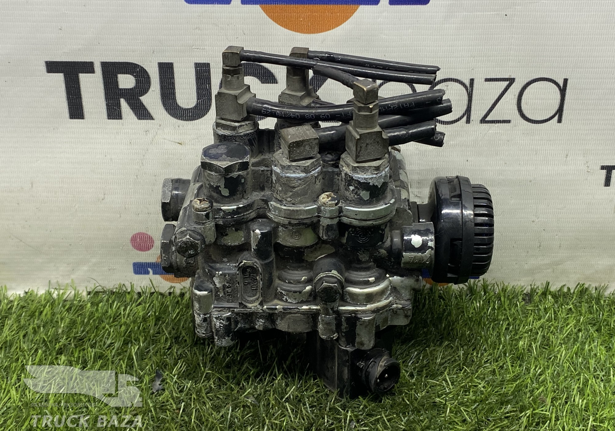 81259026158 Кран уровня пола главный