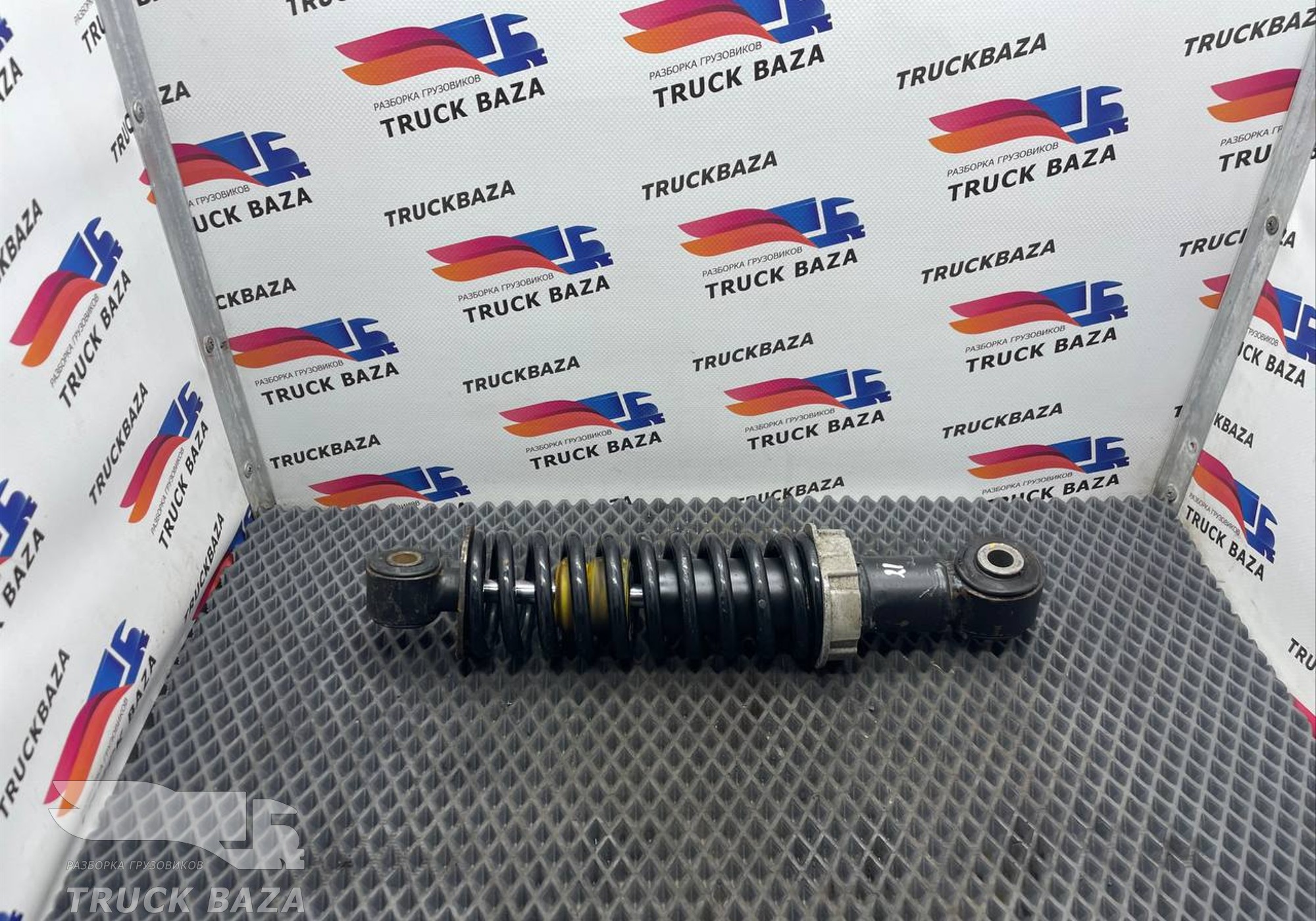 281700016213 Амортизатор кабины передний для КАМАЗ 54901