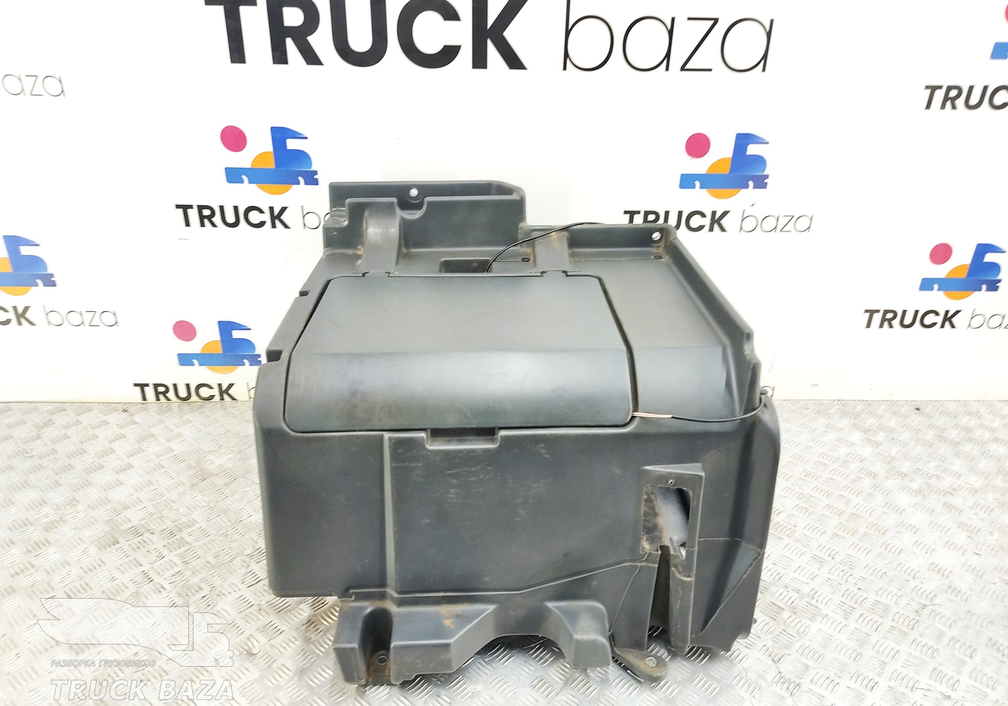 81669126201 Ящик инструментальный левый для Man TGX II (с 2012)