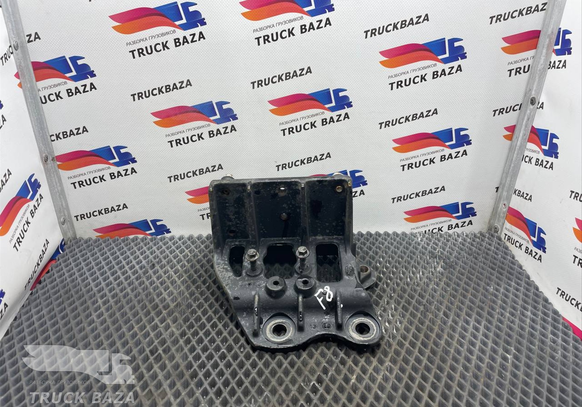 JC4616C041AB Кронштейн крыла для Ford F-MAX (с 2018)