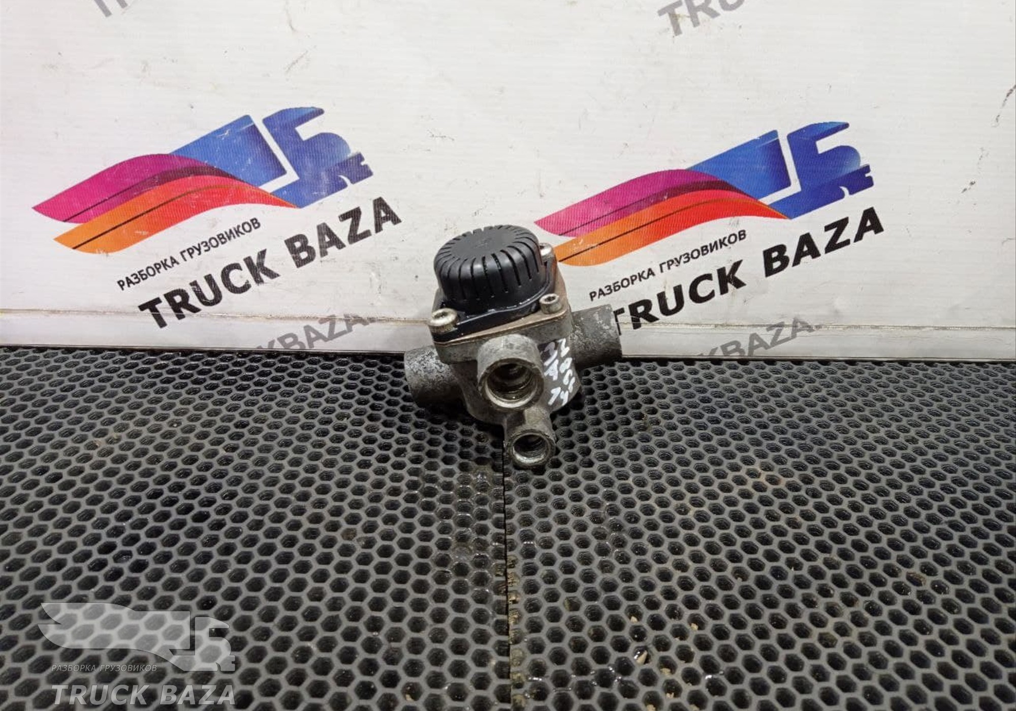 5010525137 Клапан ускорительный для Daf CF