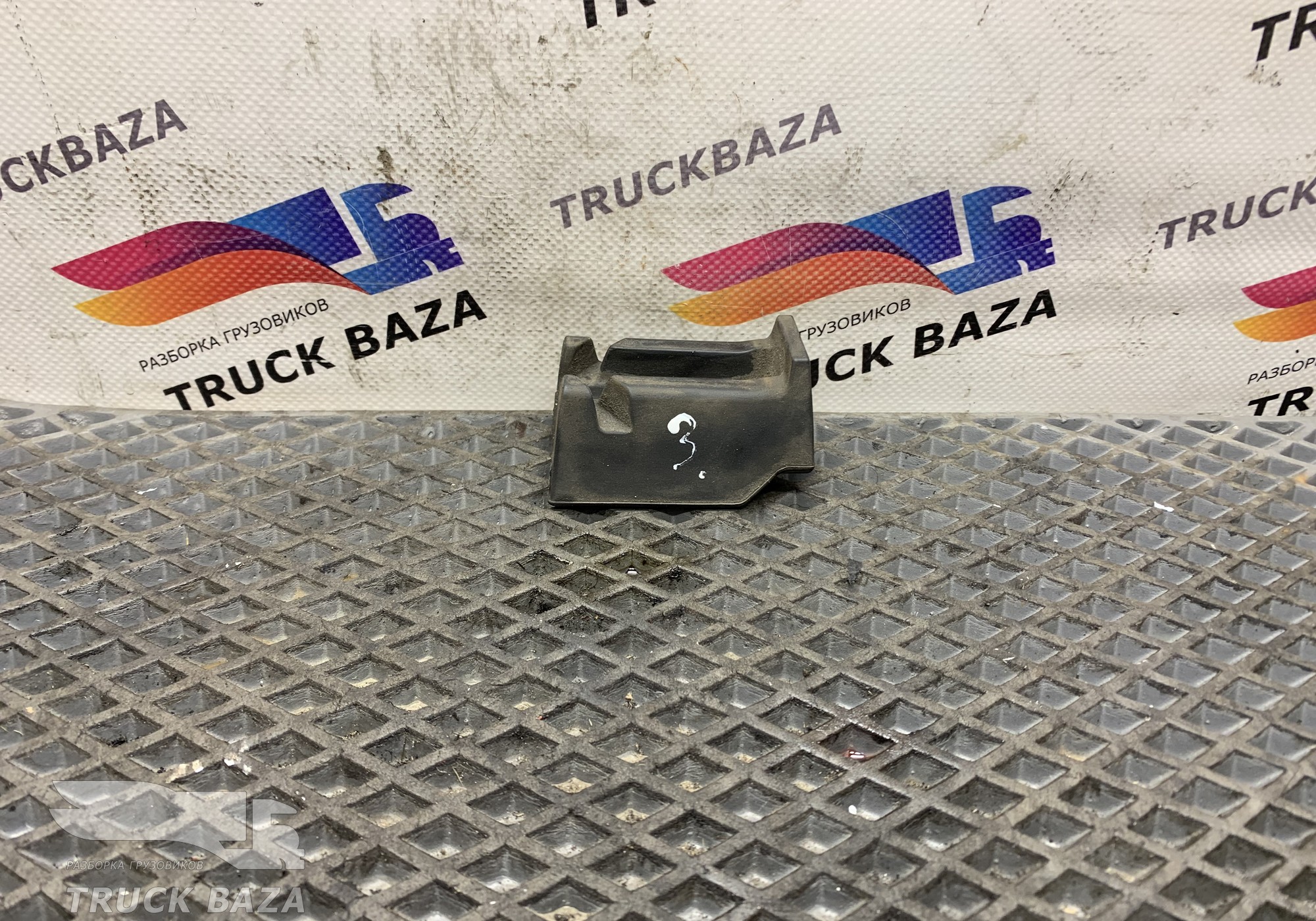 1692887 Подушка бака Adblue для Daf XF105