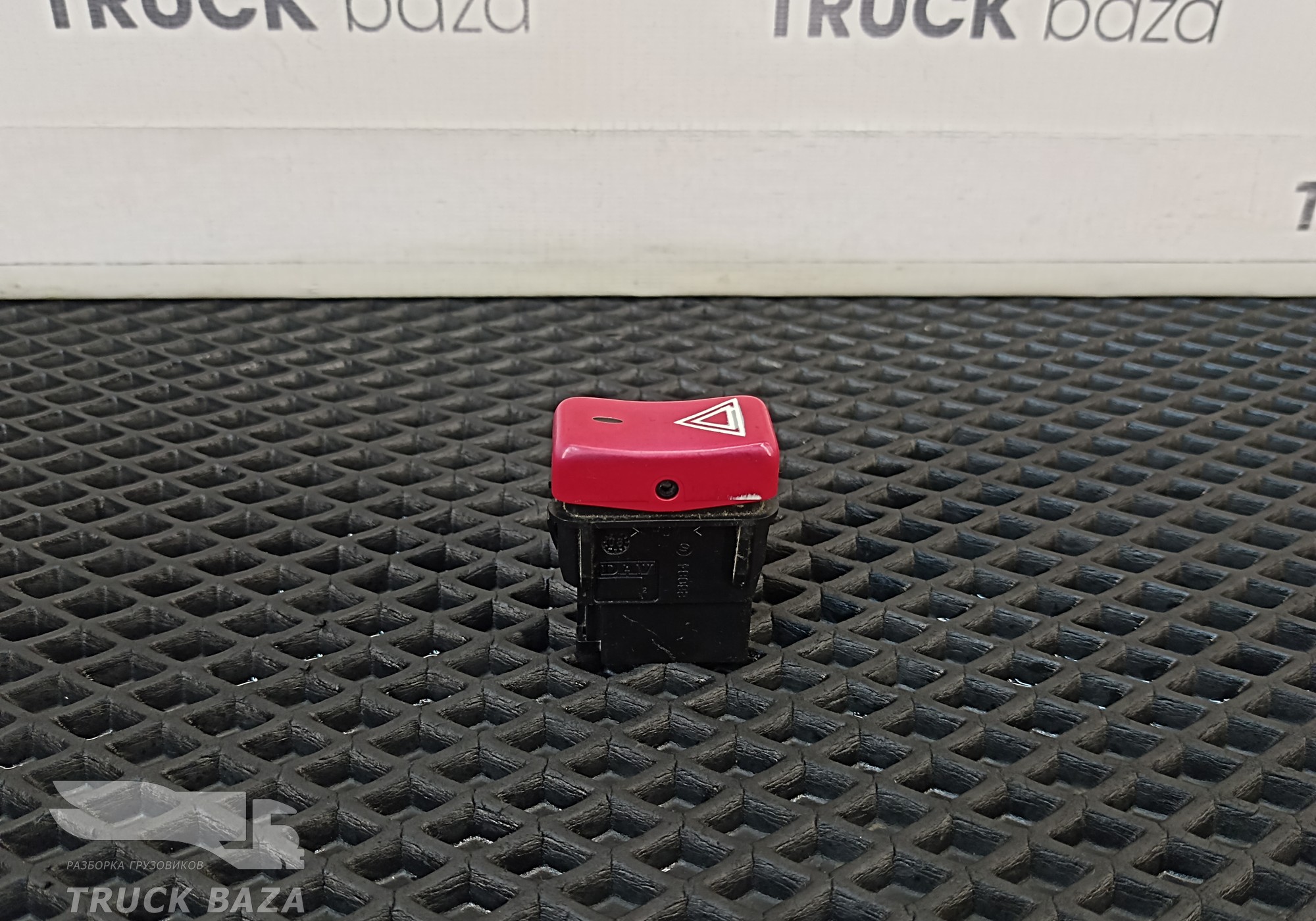 81255250063 Кнопка аварийной сигнализации для Man TGX