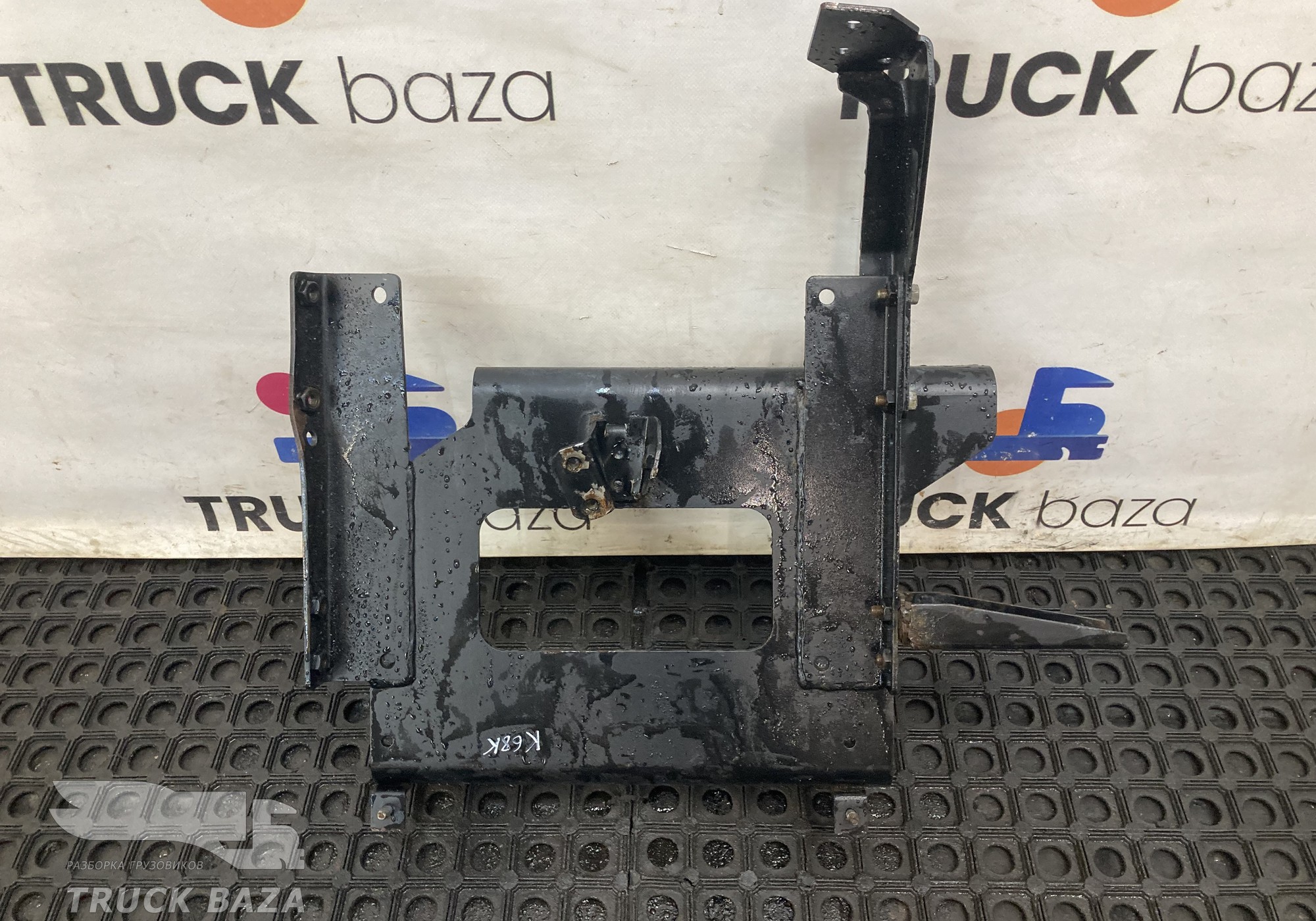 549018403512 Кронштейн крыла правый для КАМАЗ 54901