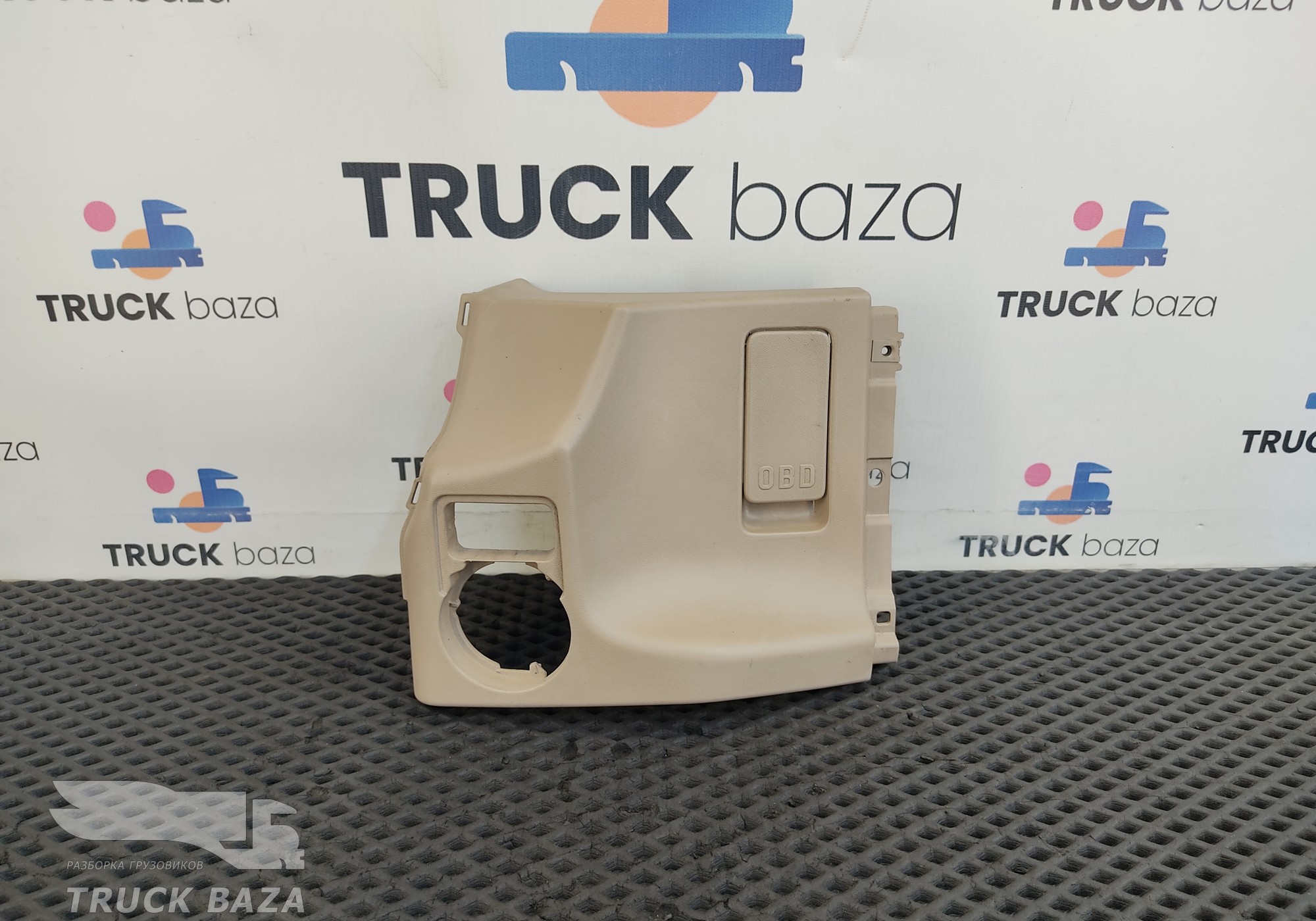 81617010352 Накладка торпедо для Man TGS TG3 (с 2020)