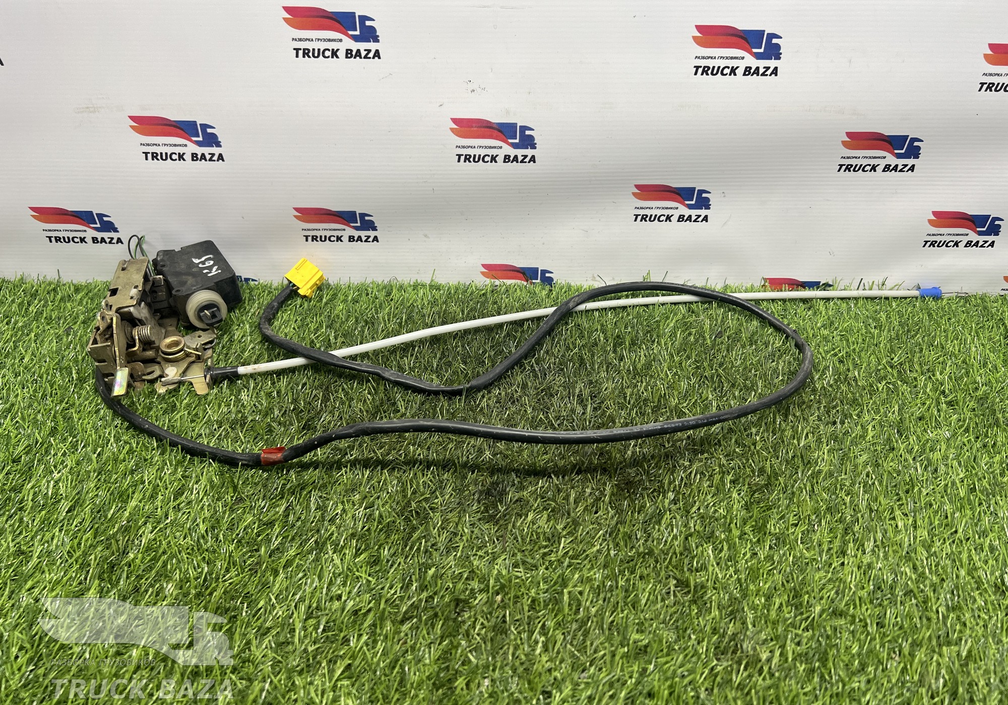 A9737200535 Замок двери передней левой