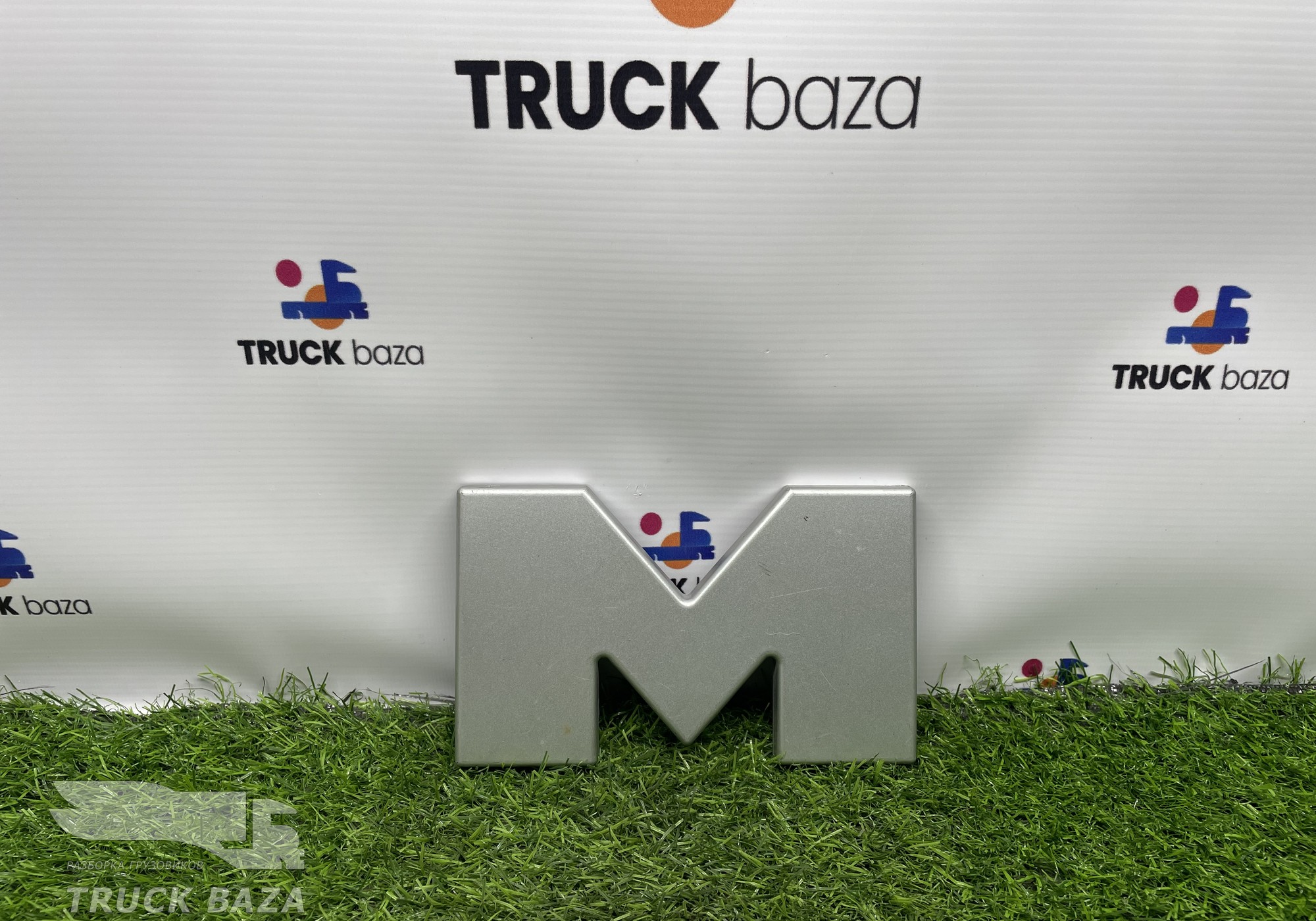 81978400314 Эмблема M