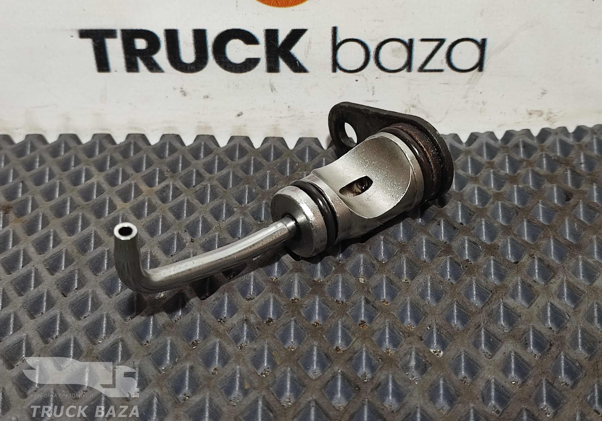 1956920 Форсунка масляная для Daf XF106 (с 2012)