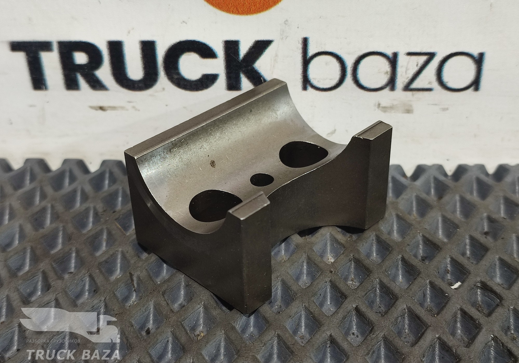 51042020136 Кронштейн вала рокеров для Man TGX II (с 2012)