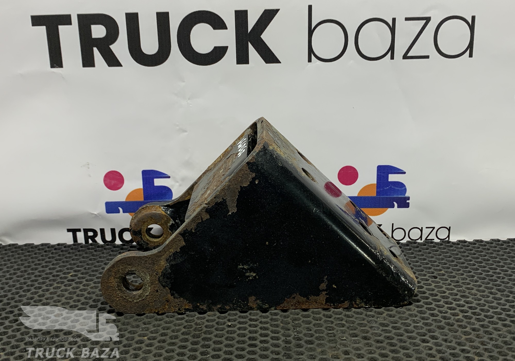 DZ96319680129 Кронштейн амортизатора верхний для Shacman