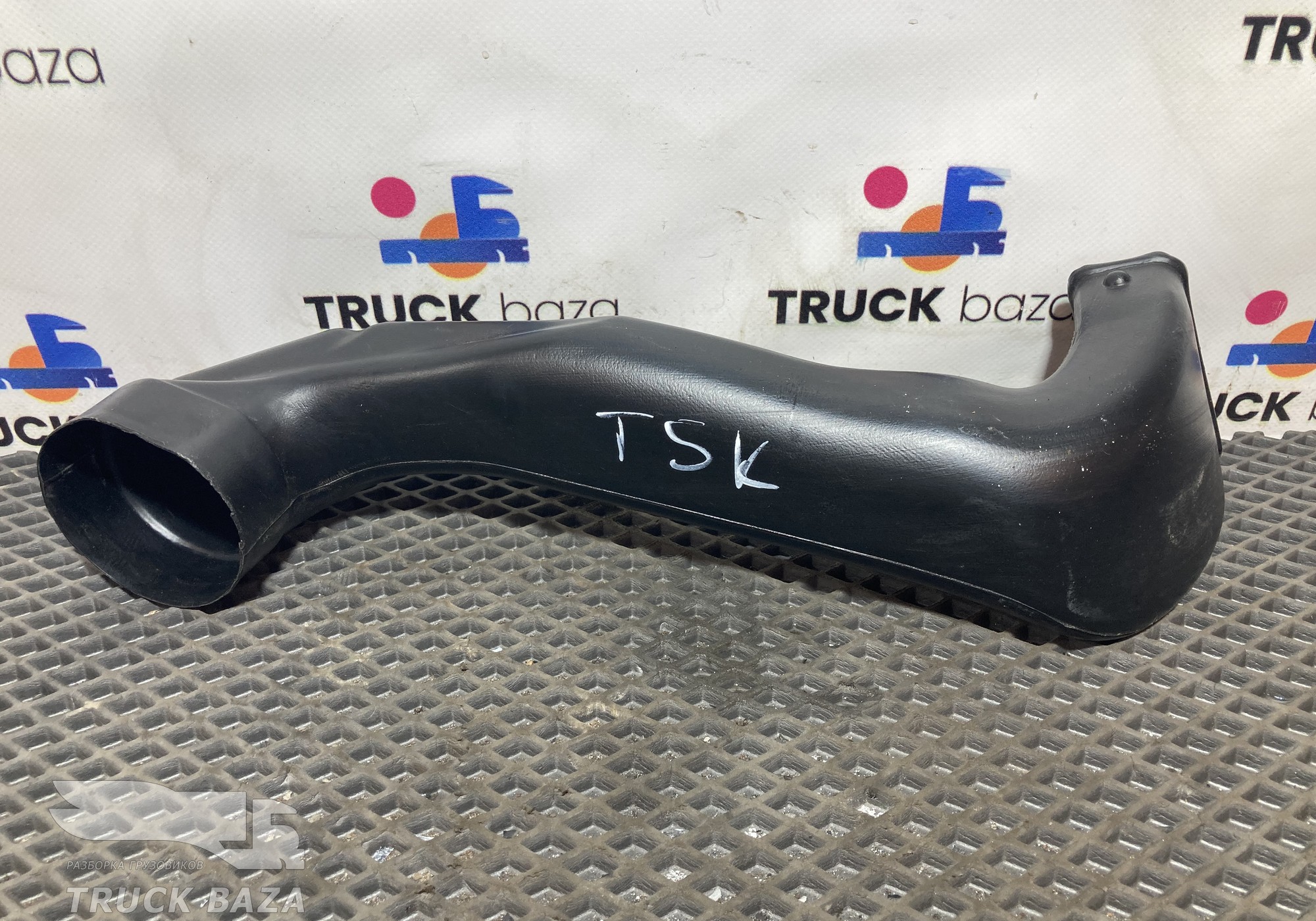 812W619500387 Воздуховод левый внутренний для Sinotruk Sitrak C7H