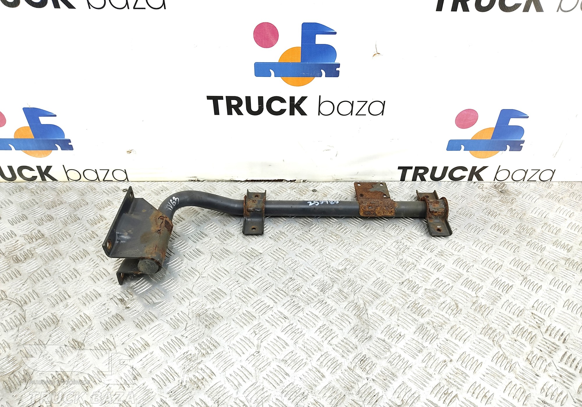 41013675 Кронштейн крыла переднего левого для Iveco