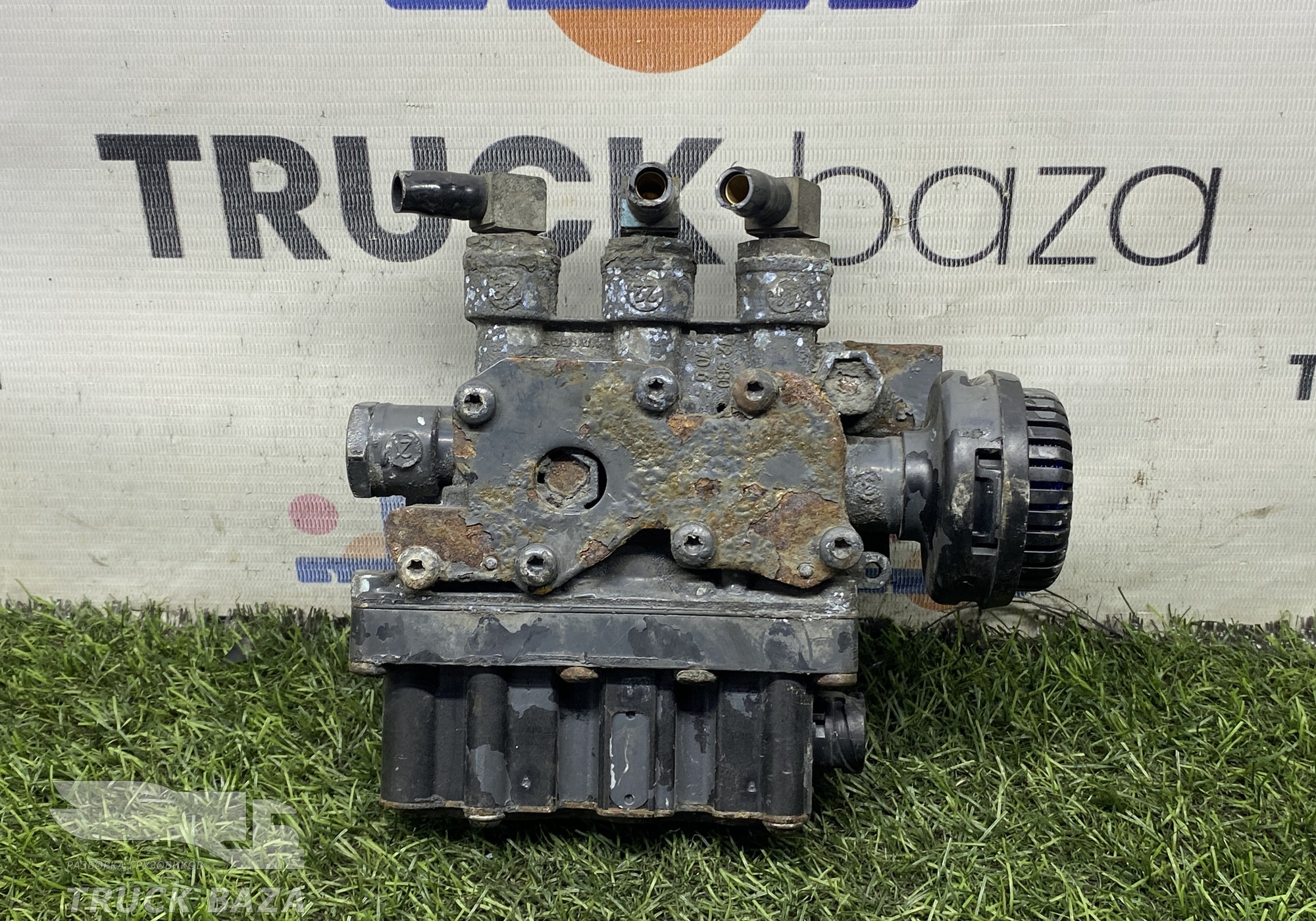 4728800300 Кран уровня пола главный