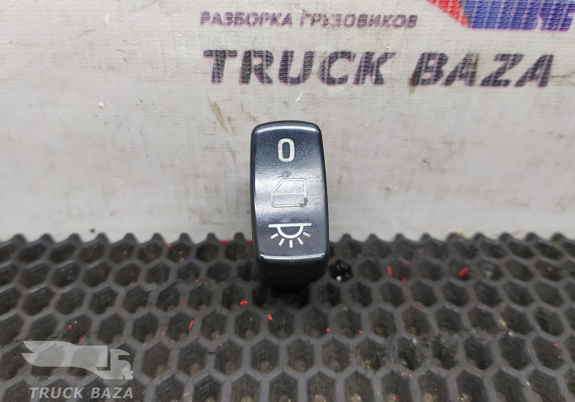 1733418 Кнопка внутреннего освещения для Scania