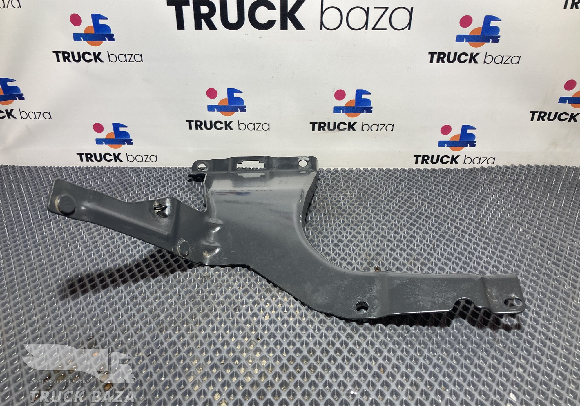 2418454 Кронштейн подножки правой для Scania 6-series R (с 2016)