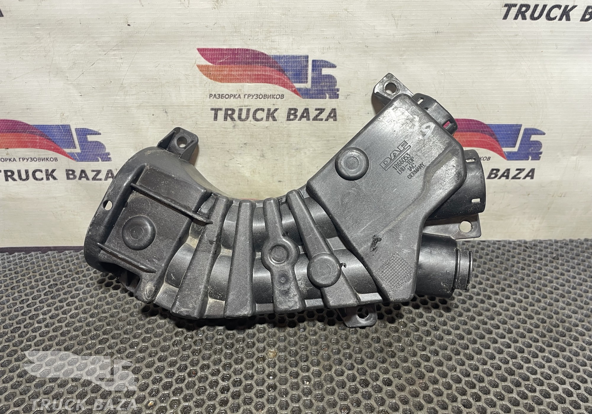 1866053 Кожух проводки левый для Daf XF106 (с 2012)