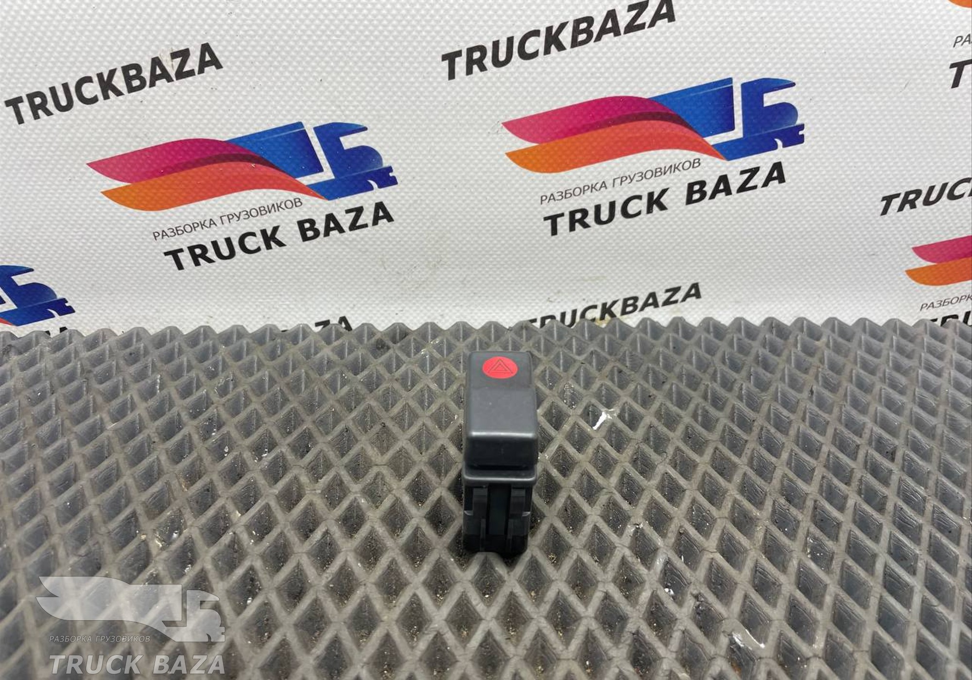 5010589786 Кнопка аварийной сигнализации для Renault Premium II (с 2005 по 2013)