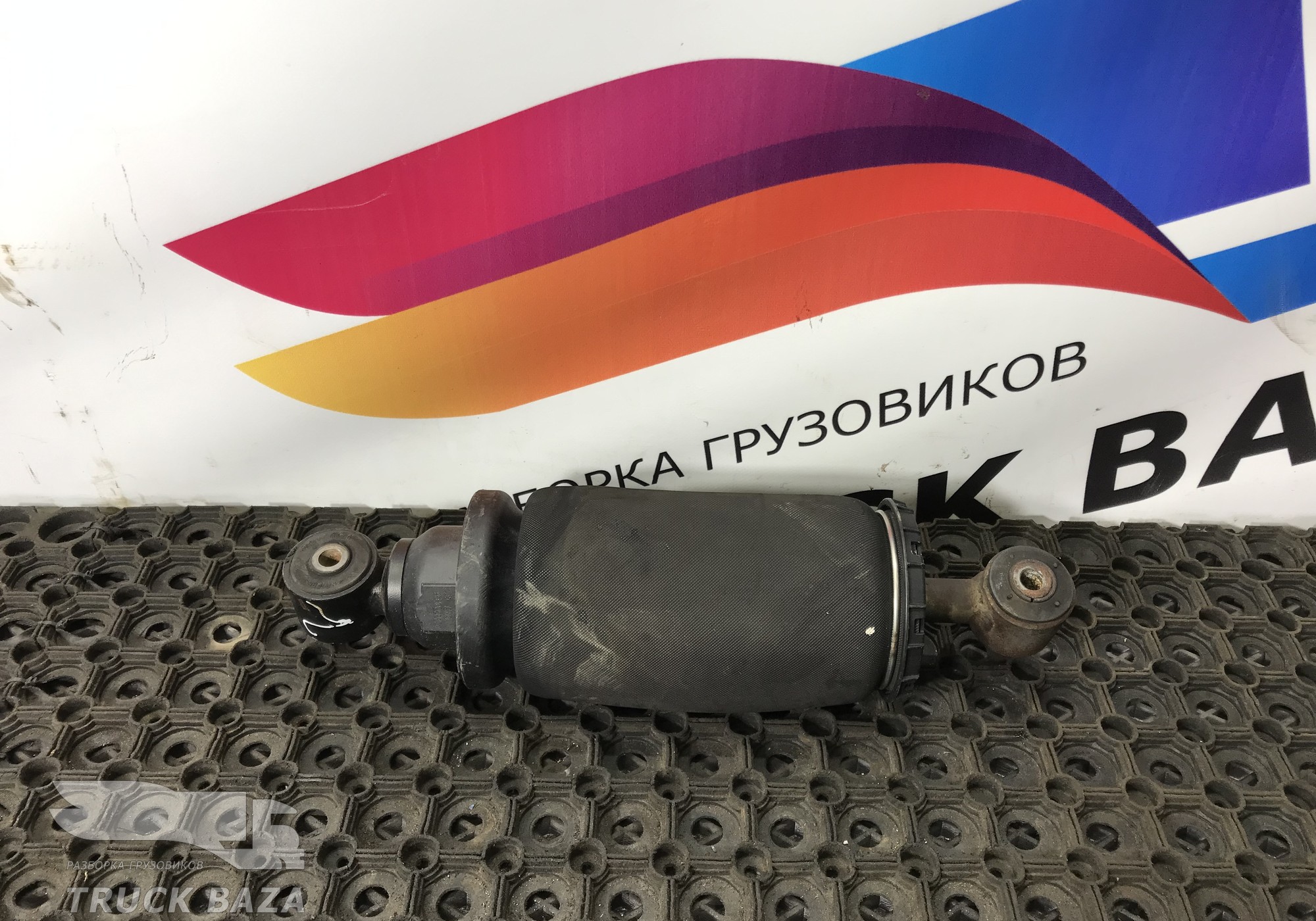 81417226069 Подушка кабины передняя для Man TGS I (с 2007)