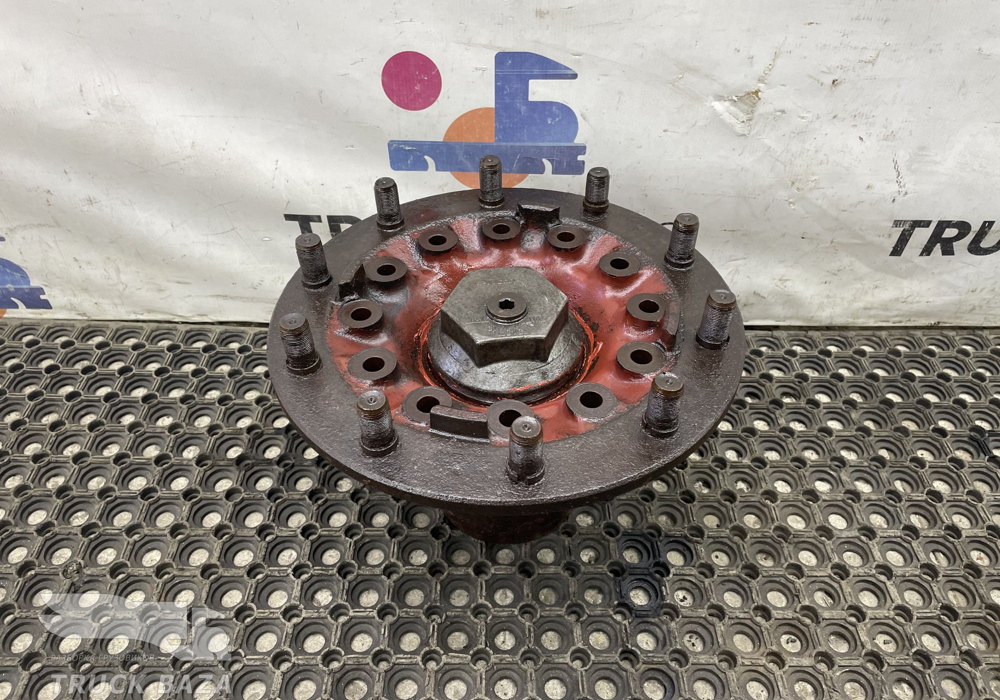 7183906 Ступица передняя