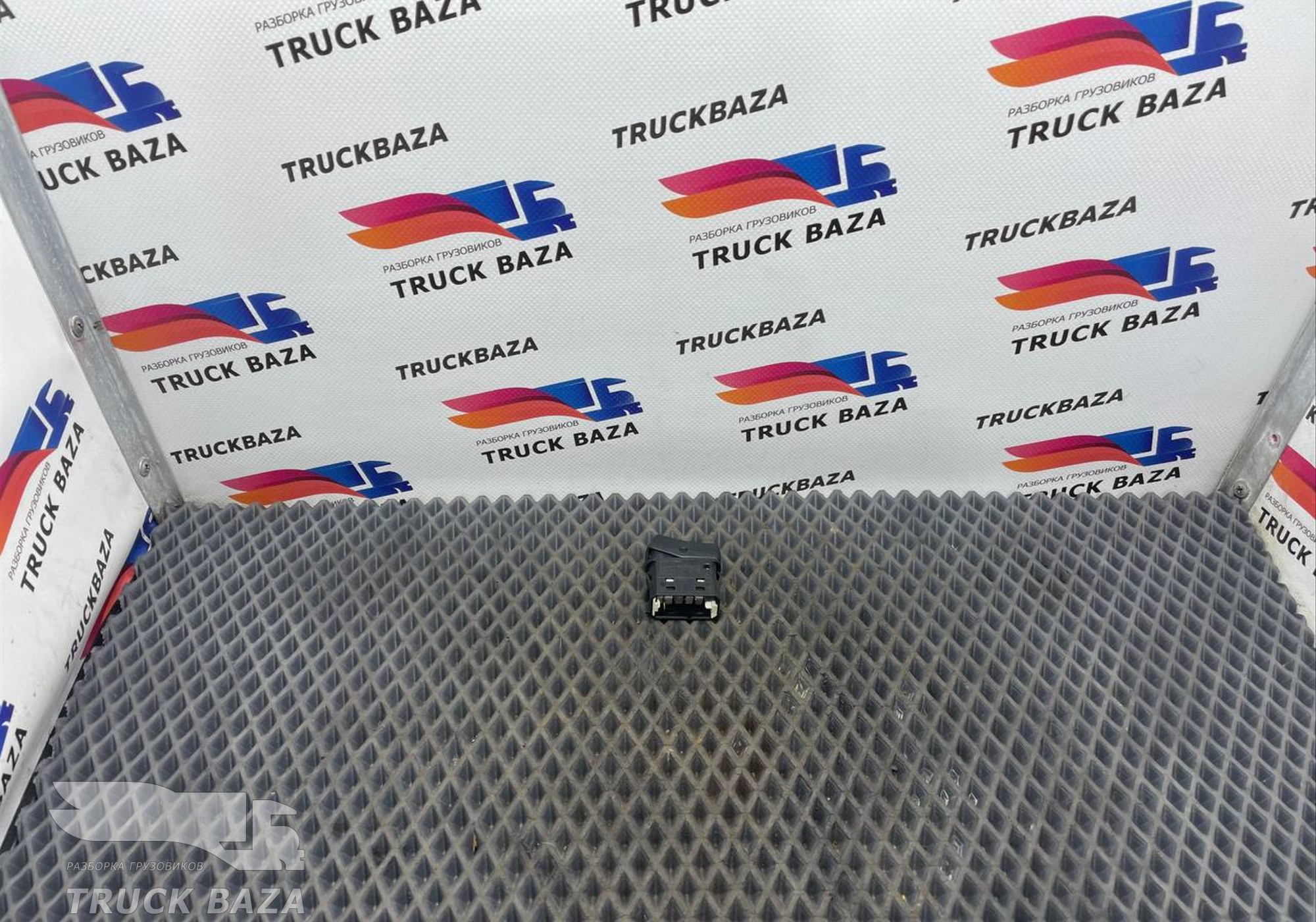 1421850 Кнопка ограничения белого дыма для Scania 5-series R (с 2004 по 2016)