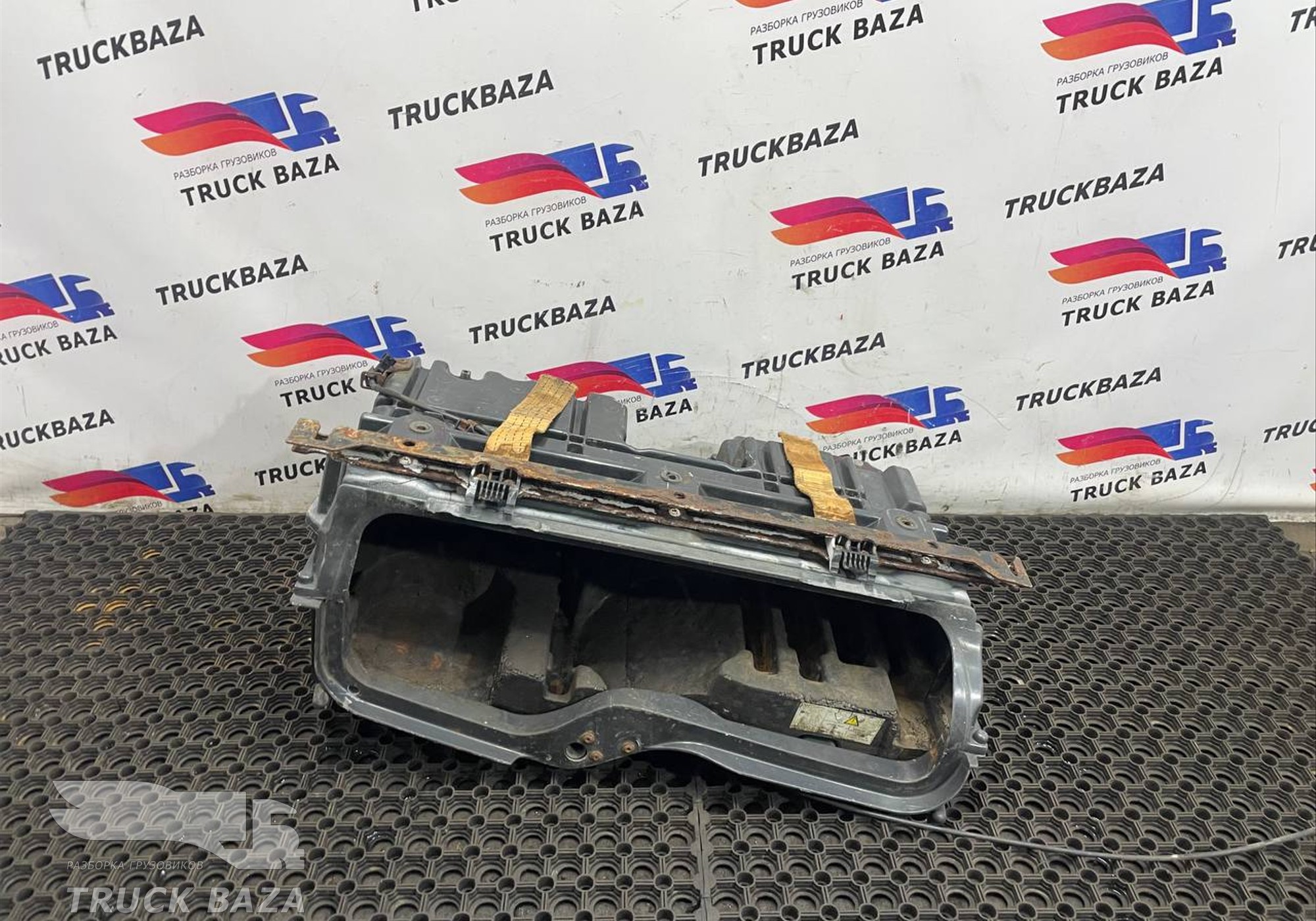 5010623007 Ящик инструментальный правый для Renault Premium II (с 2005 по 2013)