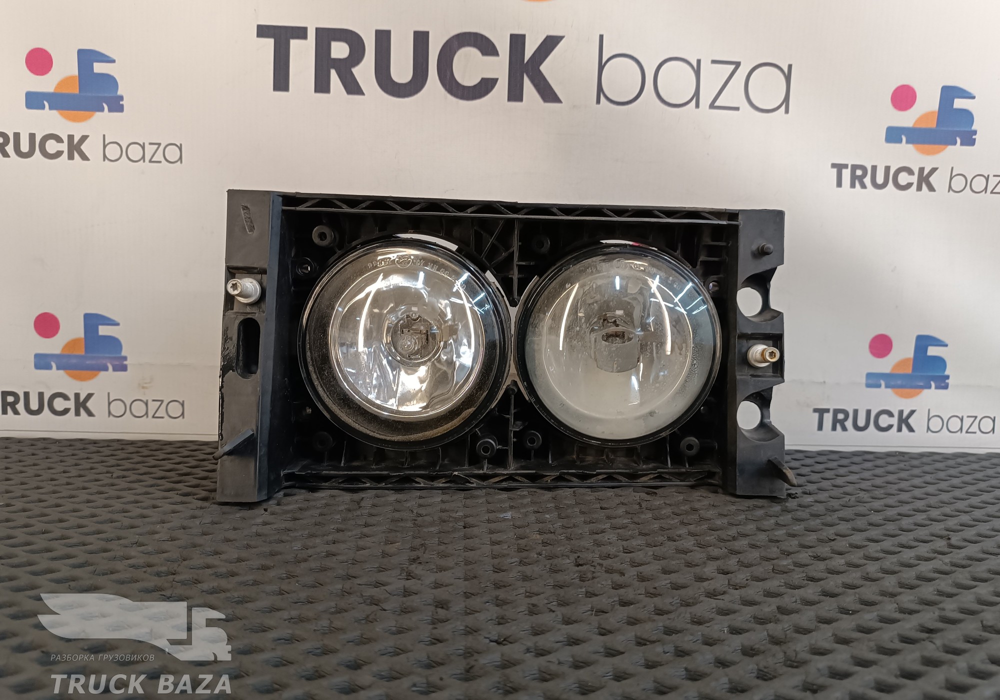 1725271 Фара противотуманная правая для Daf XF105 (с 2005)