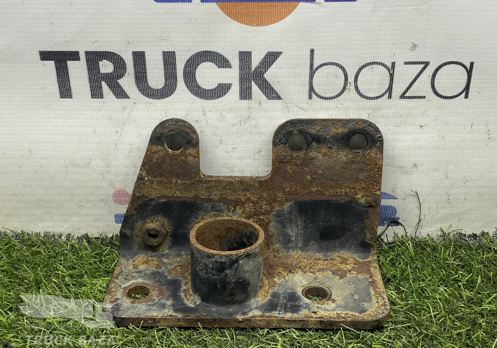 54905001178 Кронштейн бампера правый для КАМАЗ 5490 (с 2013)