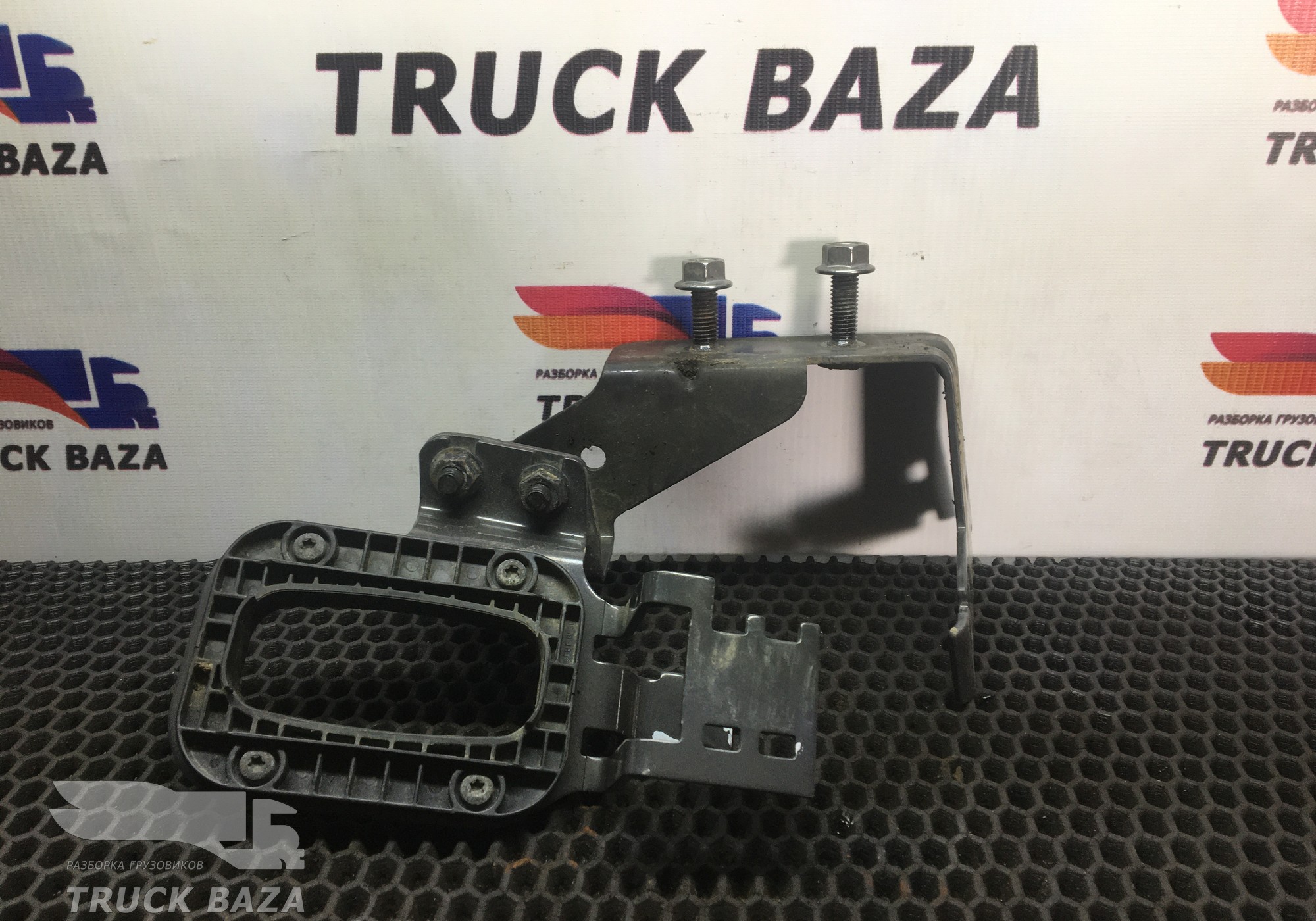 22120131 Кронштейн проводки для Volvo FM III (с 2013)