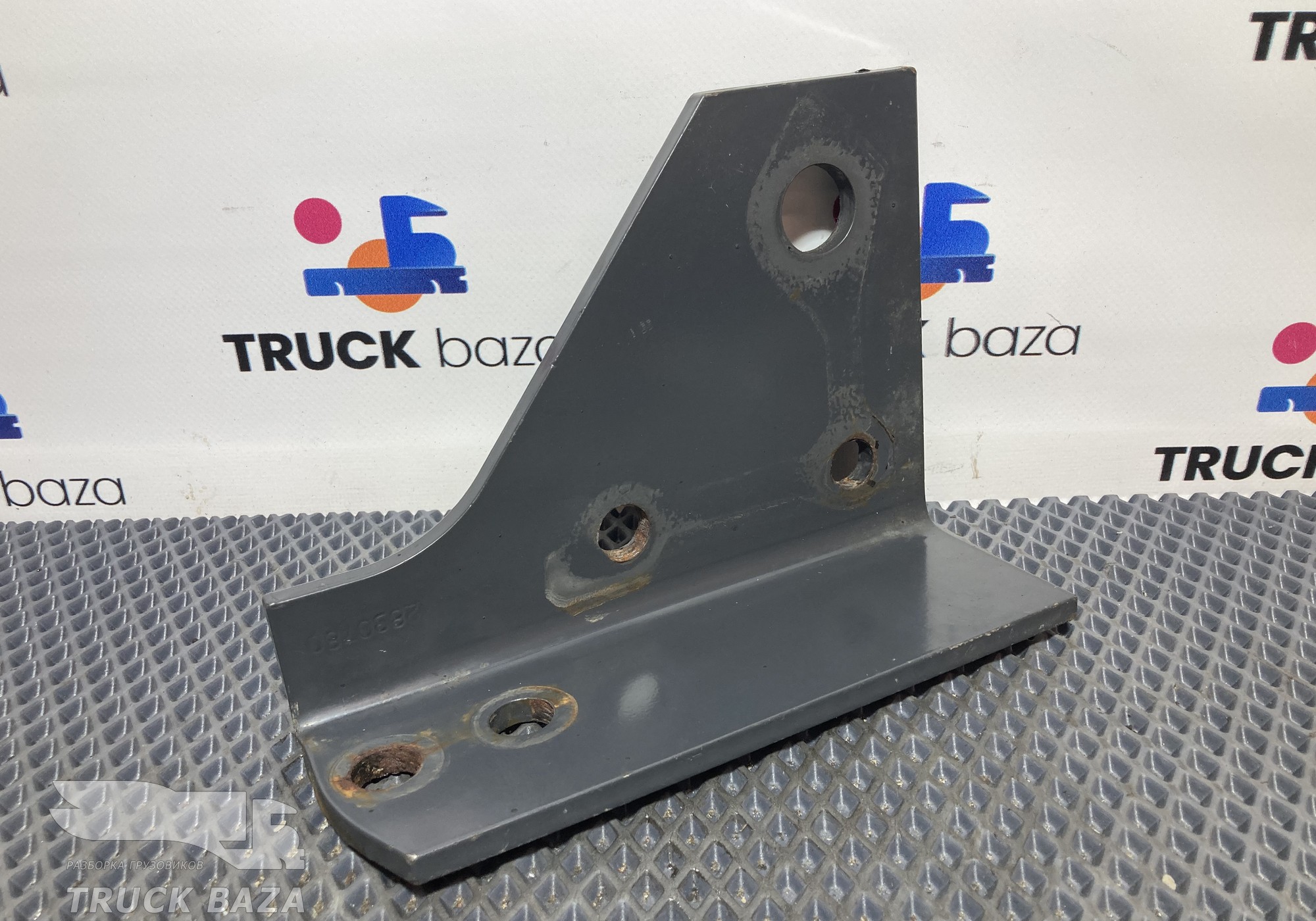 2830780 Усилительная пластина переднего моста правая