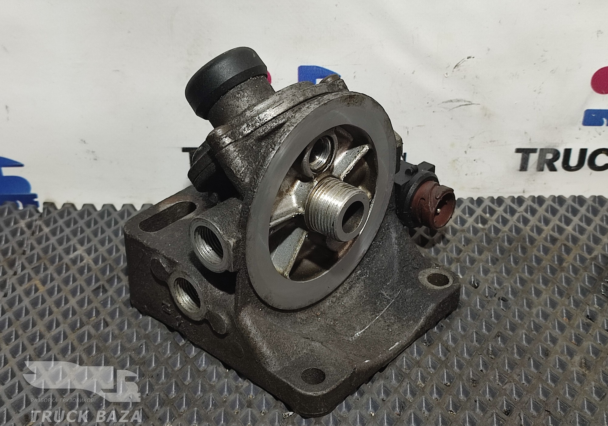 1828070 Сепаратор топливный