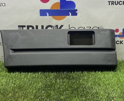 1779119 Накладка корпуса подножек правого для Scania