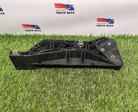 81416140014 Кронштейн переднего бампера правый для Man