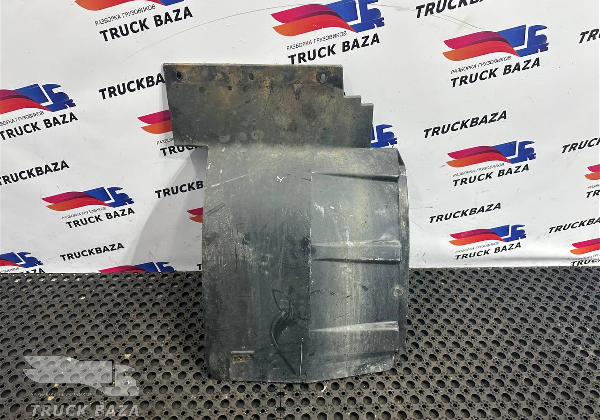 1291168 Подкрылок левый для Daf
