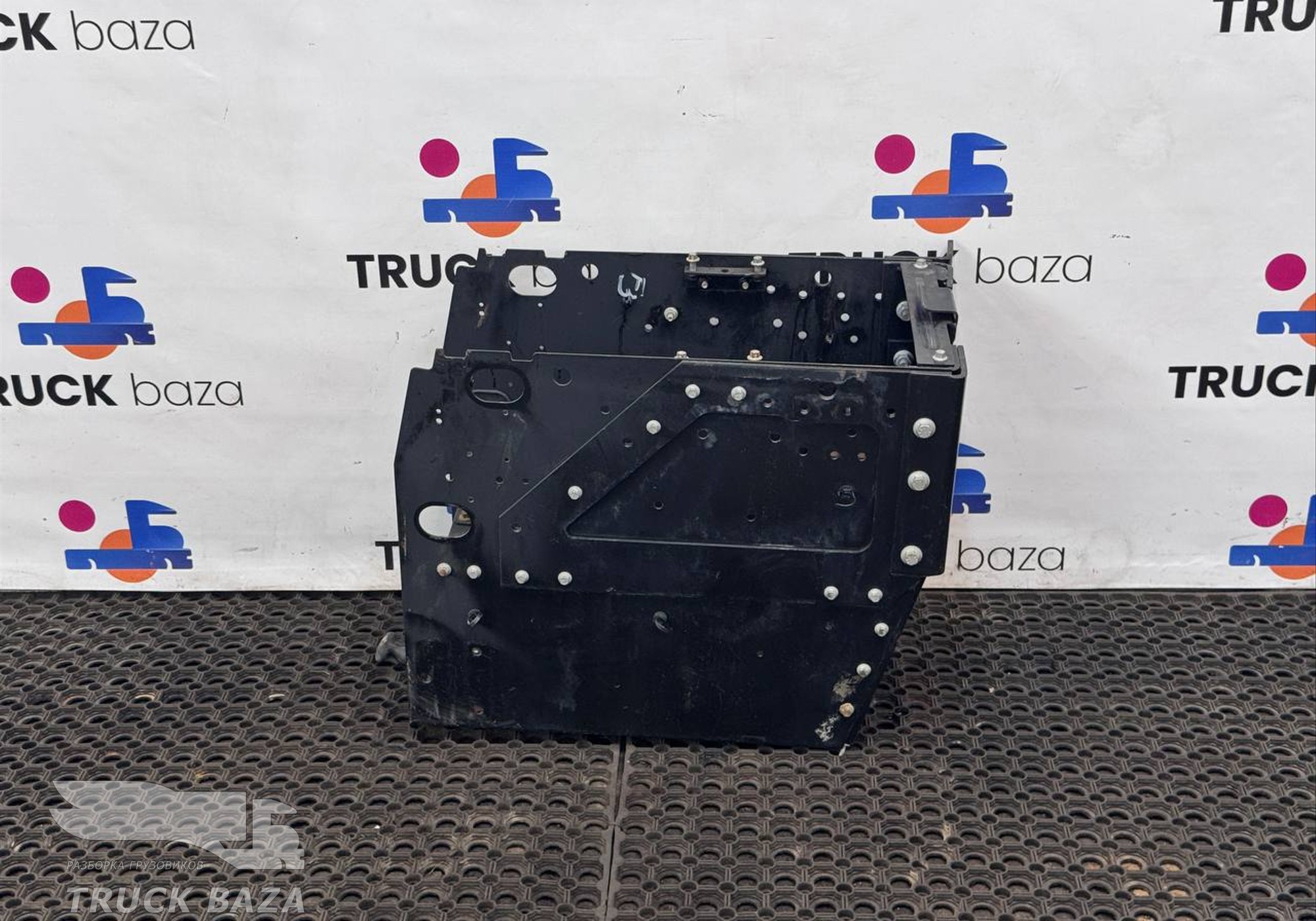 GC4610N743 Ящик АКБ для Ford F-MAX (с 2018)