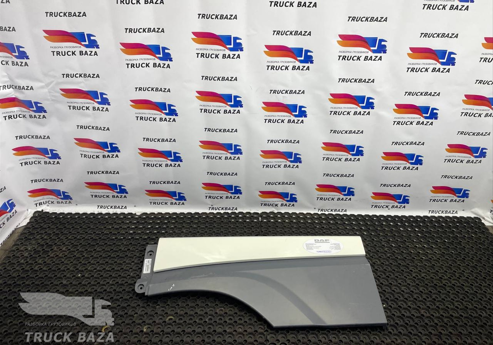 1835027 Продолжение крыла левое для Daf XF106 (с 2012)