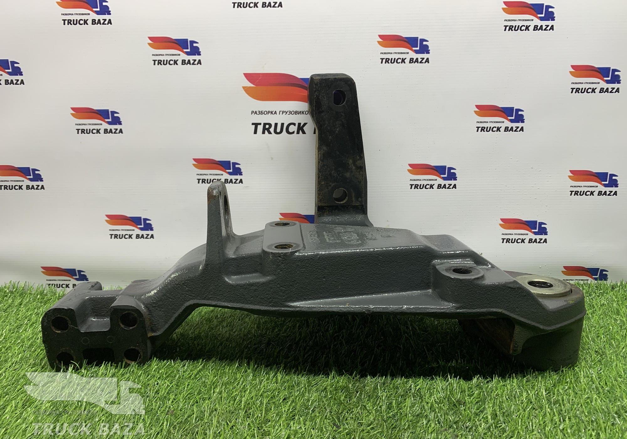 1643161 Кронштейн рессоры передней правый для Daf XF105 (с 2005)