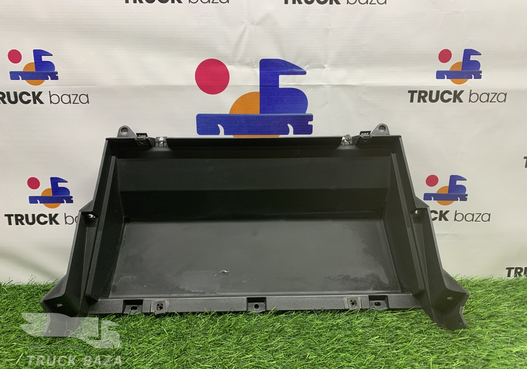 504169388 Бардачок верхней консоли боковой для Iveco