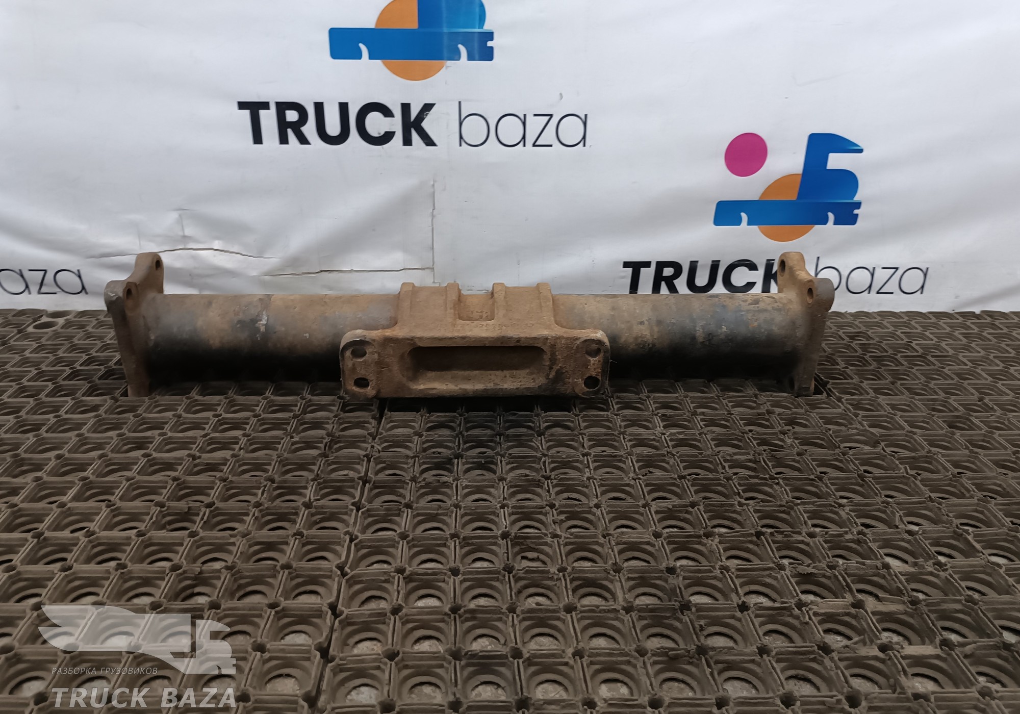 DZ96259800035 Траверса рамы передняя поперечная для Shacman X3000 (с 2014)