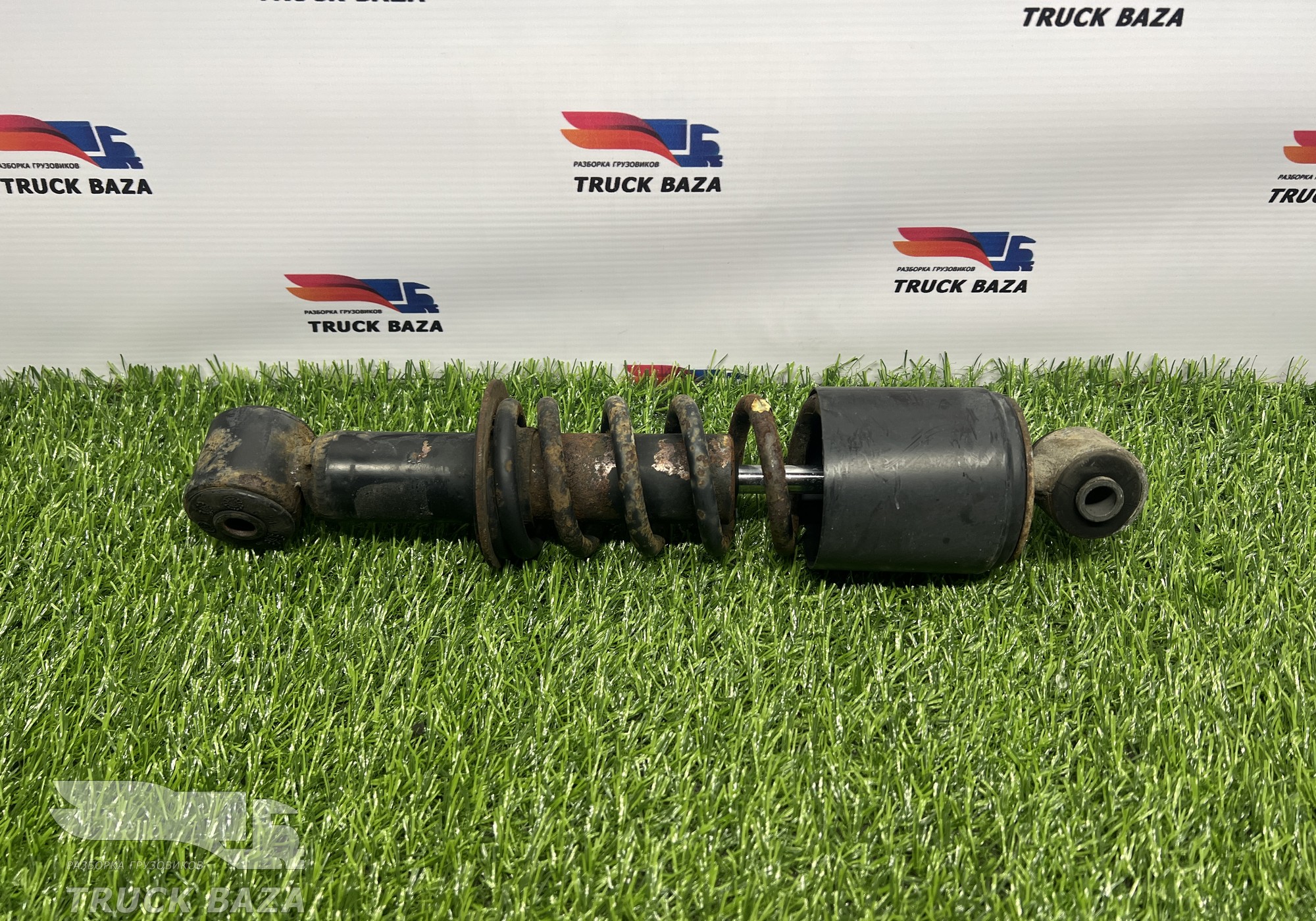 81417226090 Амортизатор кабины задний