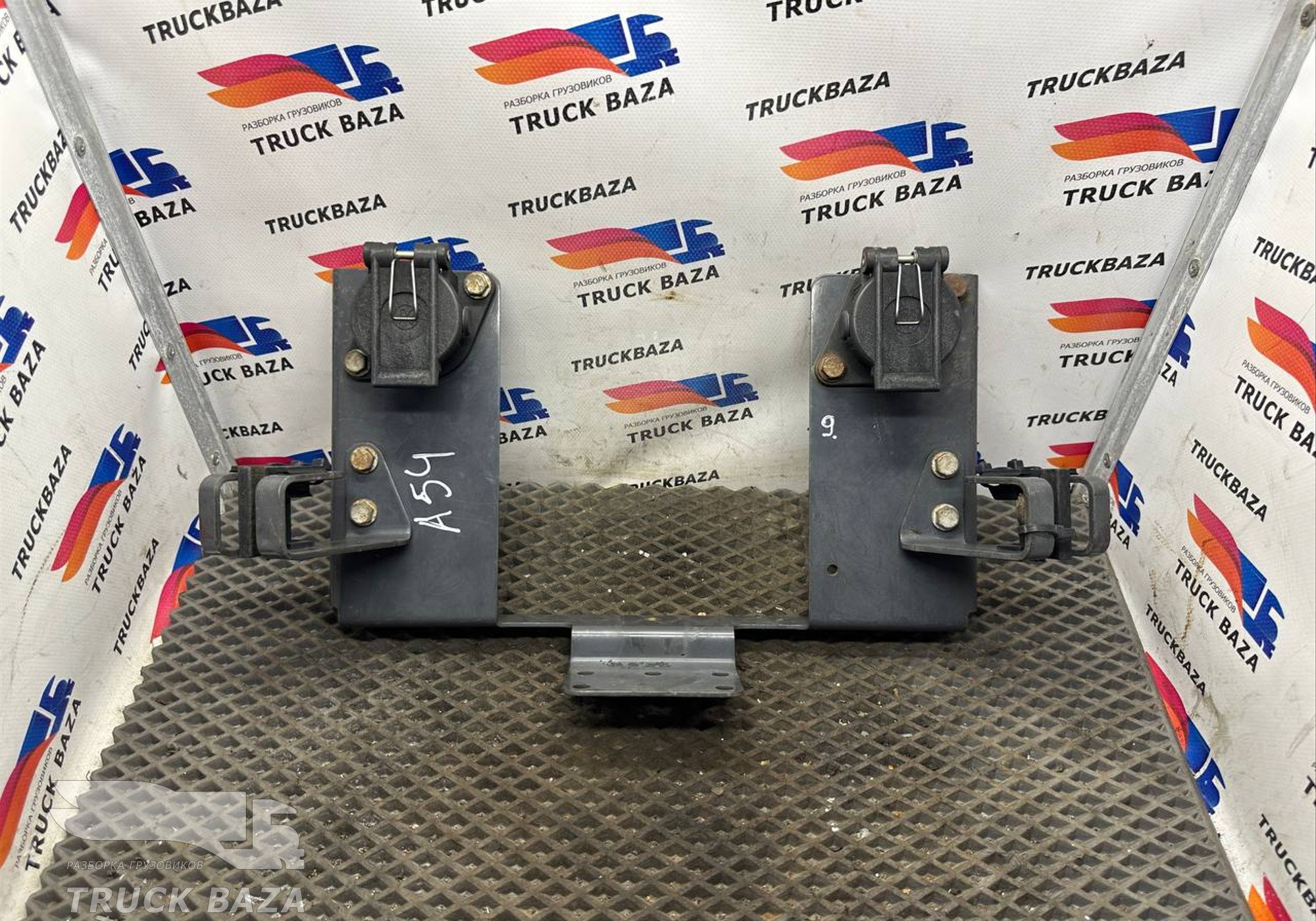 9405230840 Кронштейн крепления перекидок для Mercedes-Benz Actros MP3 (с 2008)